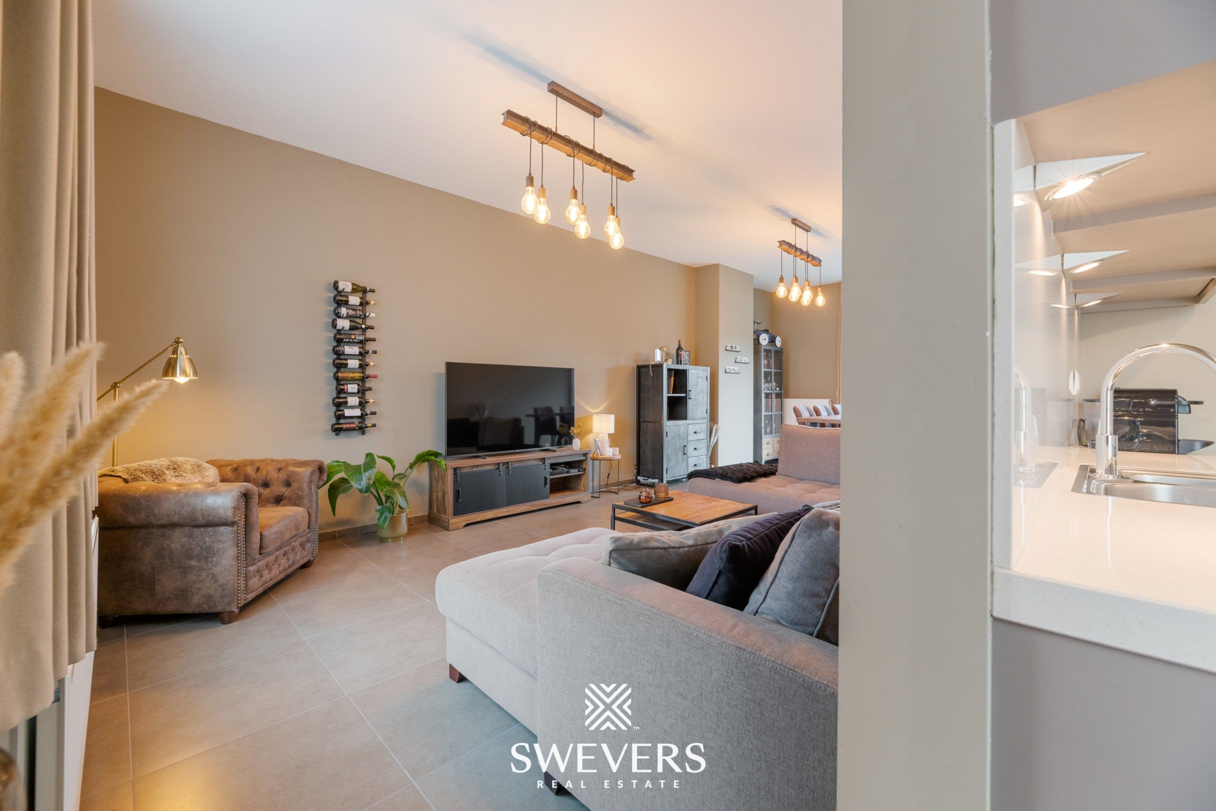 Instapklaar duplexappartement met 3 slaapkamers en ruim terras foto 9