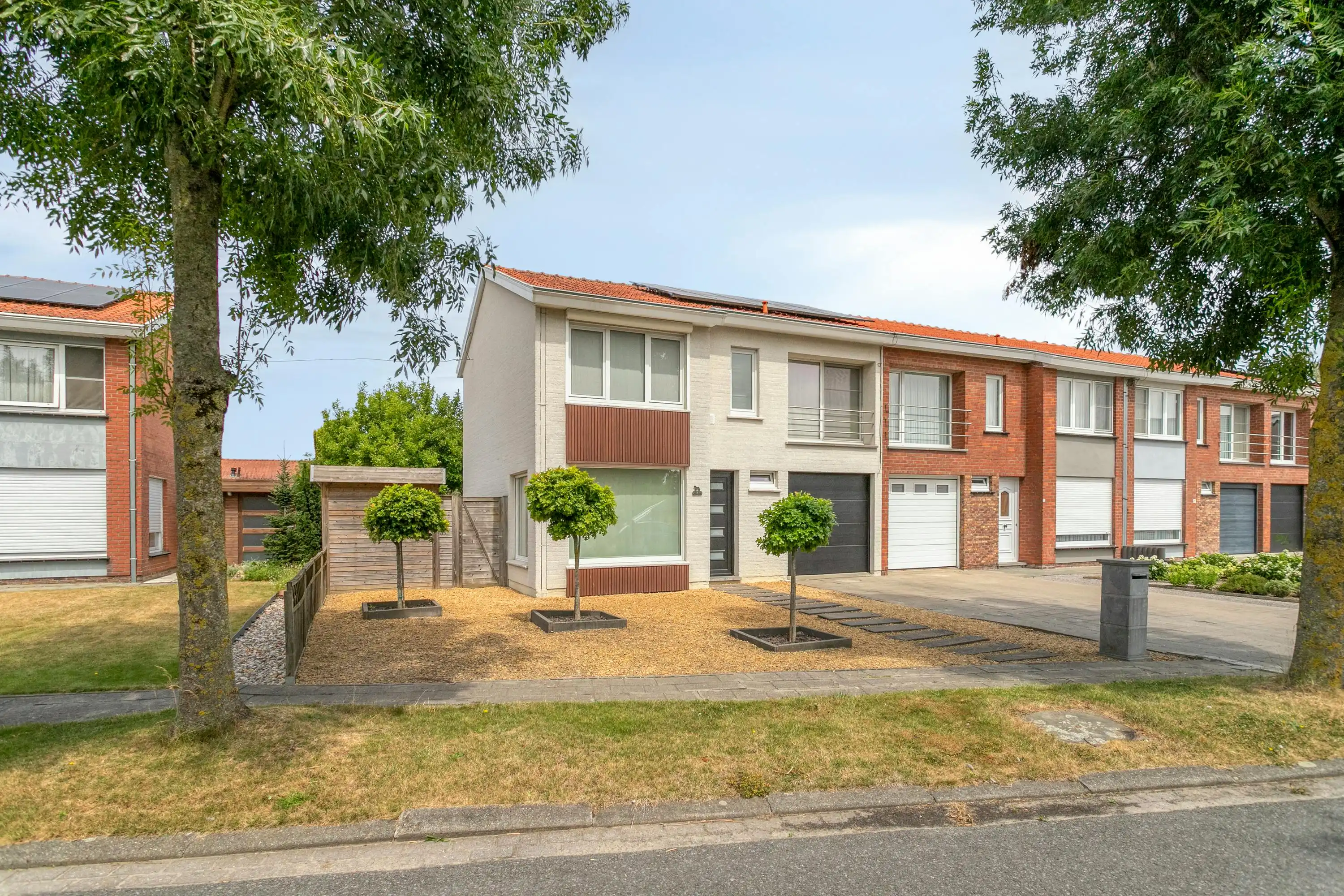 Instapklaar huis met 4 slaapkamers te Rollegem-Kapelle foto 2