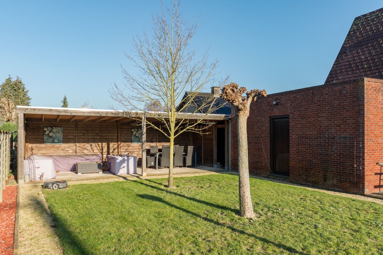 Karaktervolle vrijstaande woning nabij de Nederlandse grens foto 39