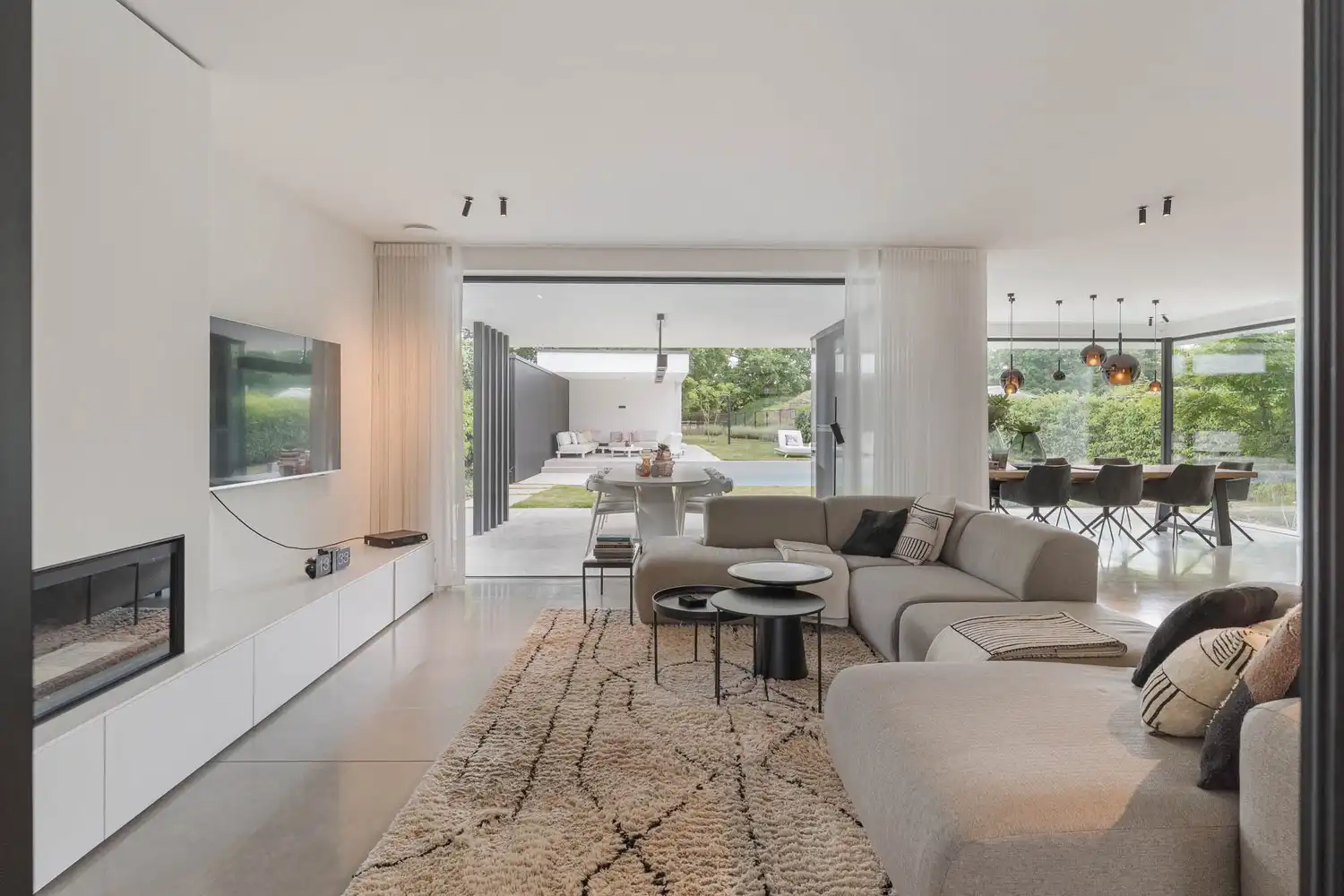 Exclusieve high-end villa met verwarmd zwembad op idyllische toplocatie! foto 18