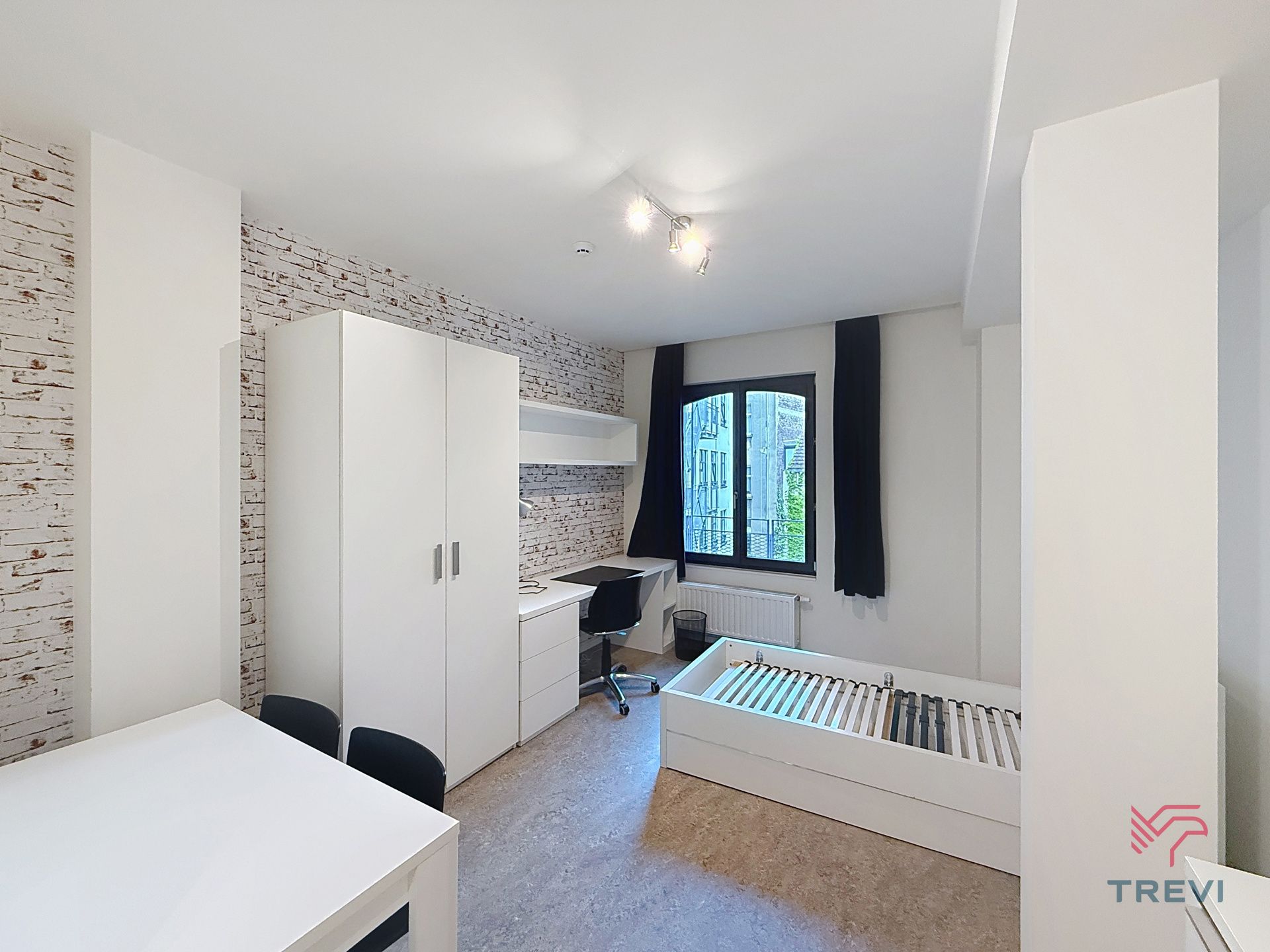 Gemeubileerde studio voor STUDENTEN in het centrum van Brussel foto {{pictureIndex}}
