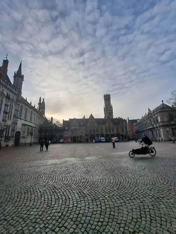 Uniek handelspand met woonst te koop in het centrum van Brugge foto 18
