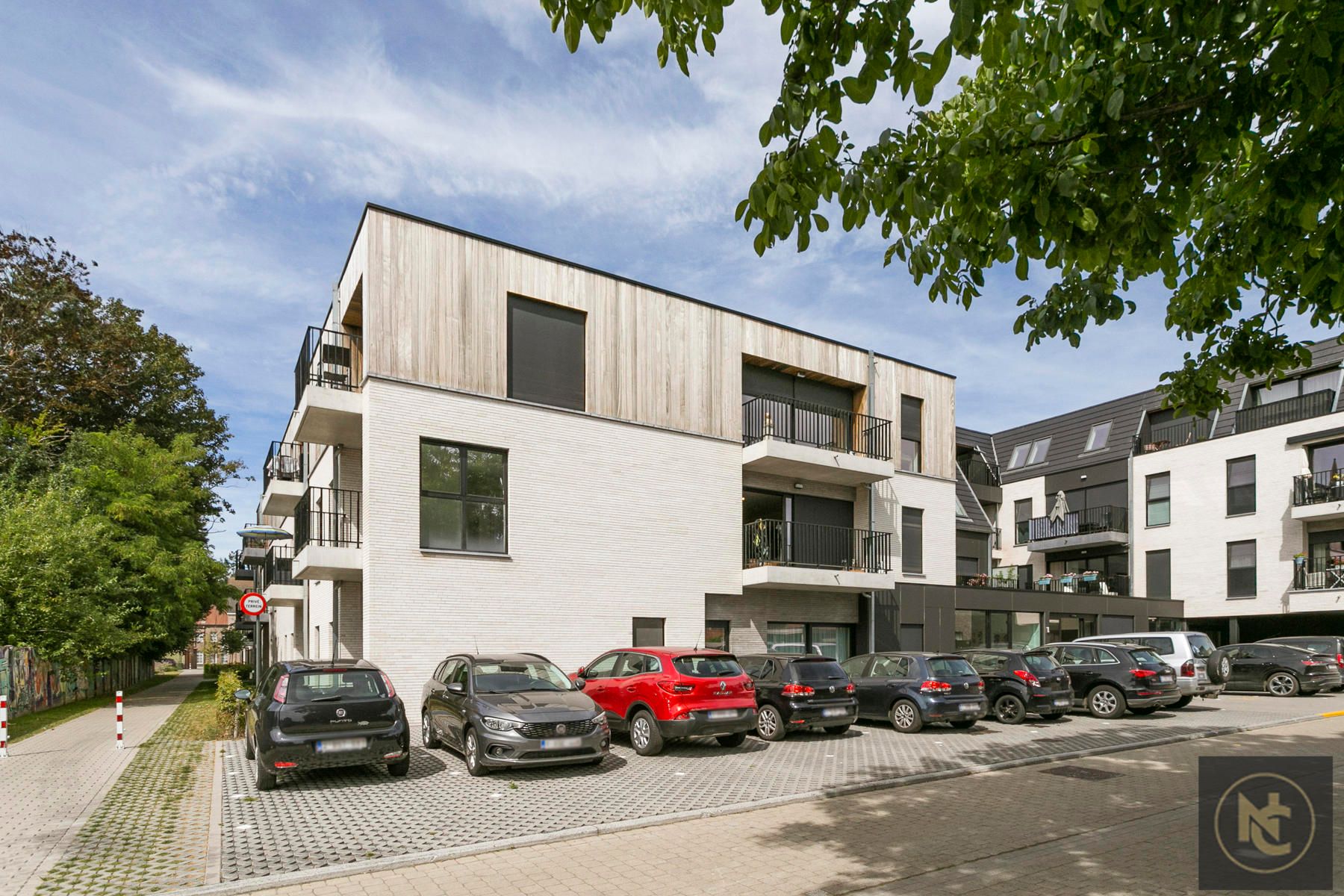 Knappe erkende assistentiewoning met 2 slaapkamers foto 32