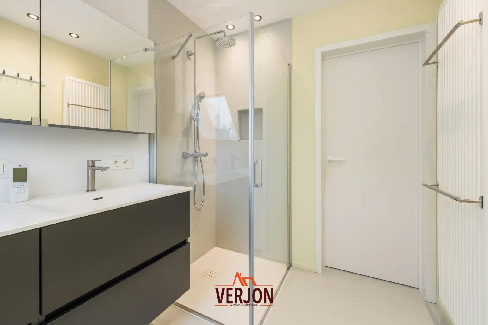 Magnifiek afgewerkte woning foto 15