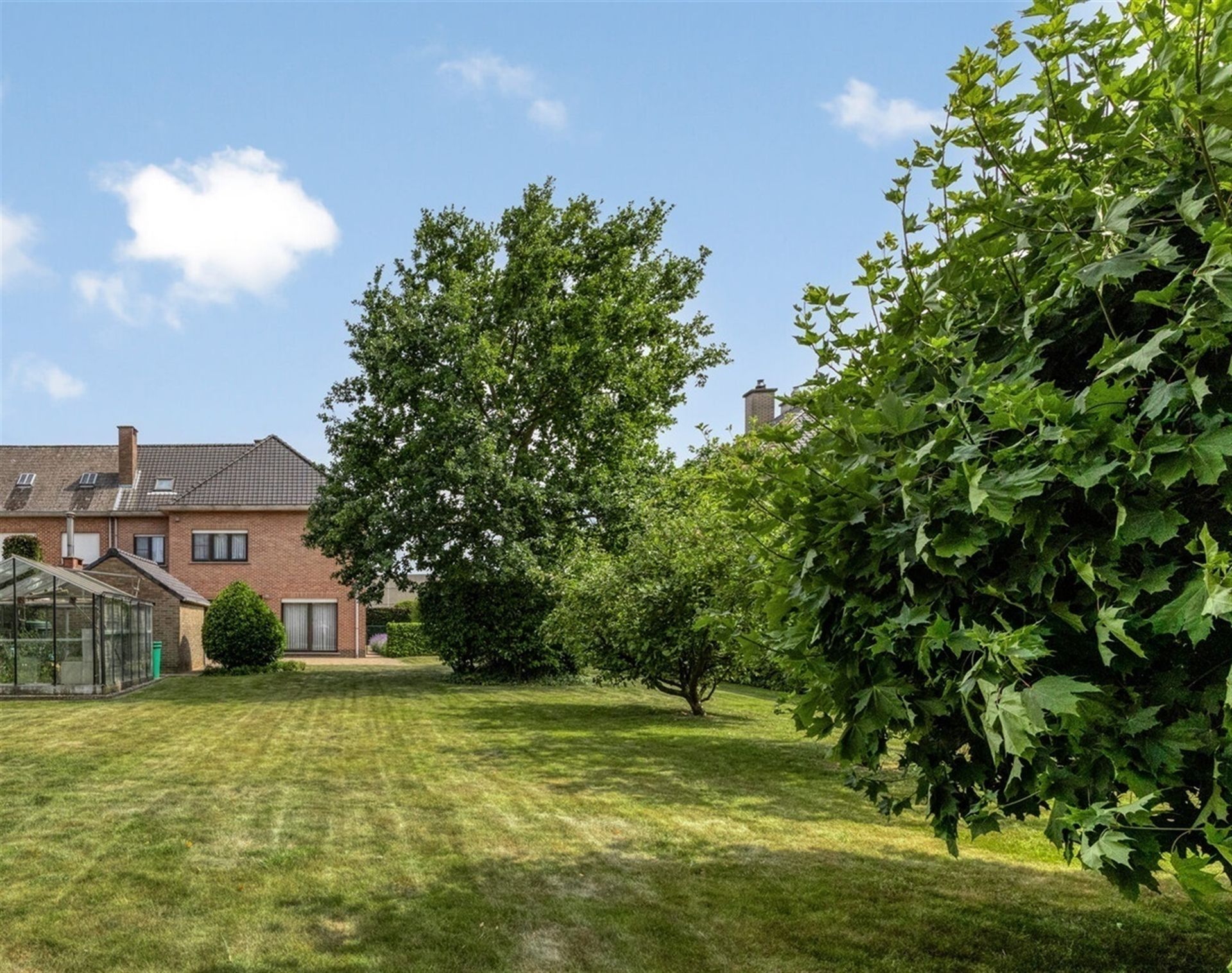 Woning met 4 kamers op terrein van 11a49ca foto 3