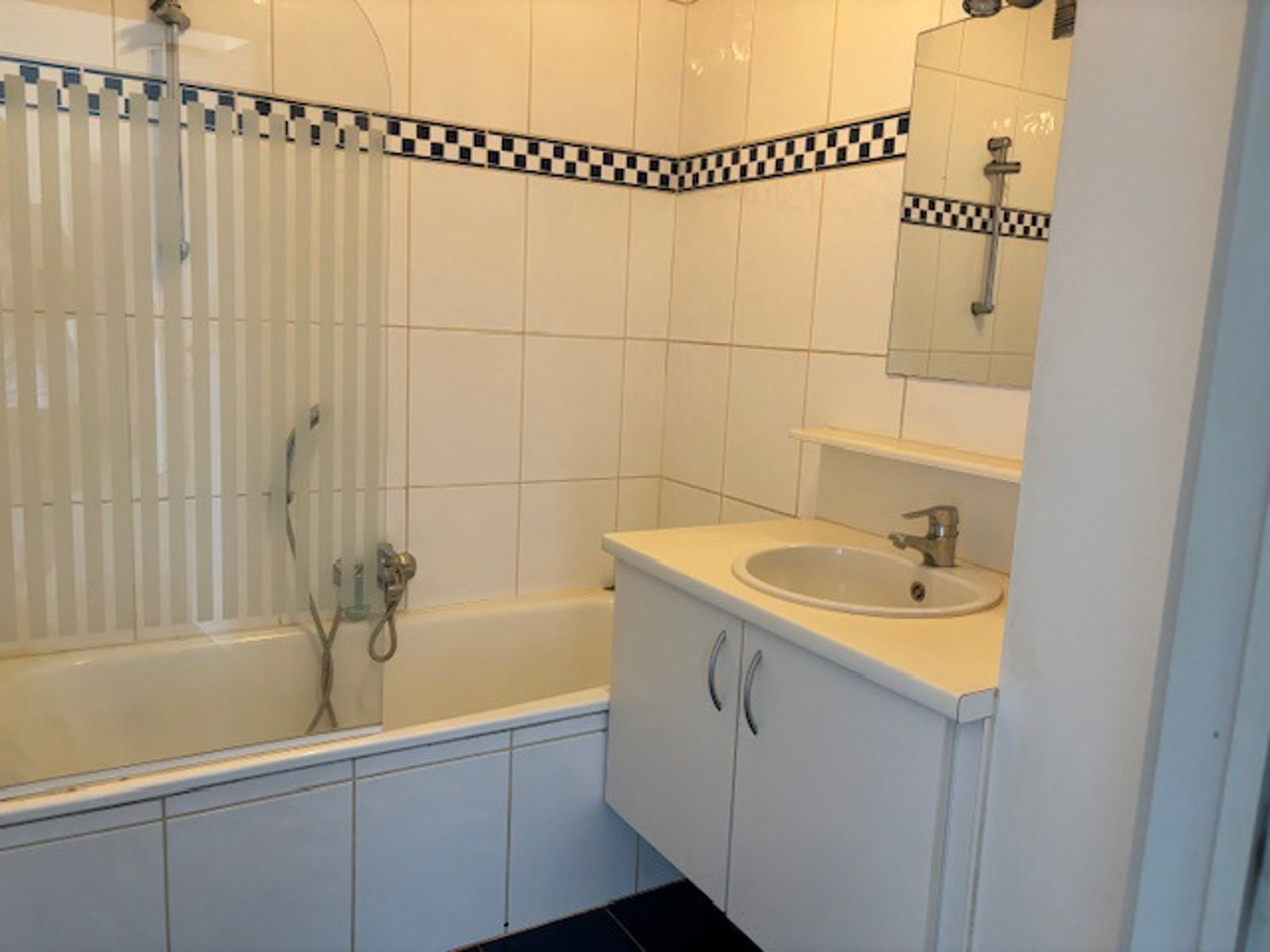 Gezellig appartement 1 slp met garage te Landen foto 6