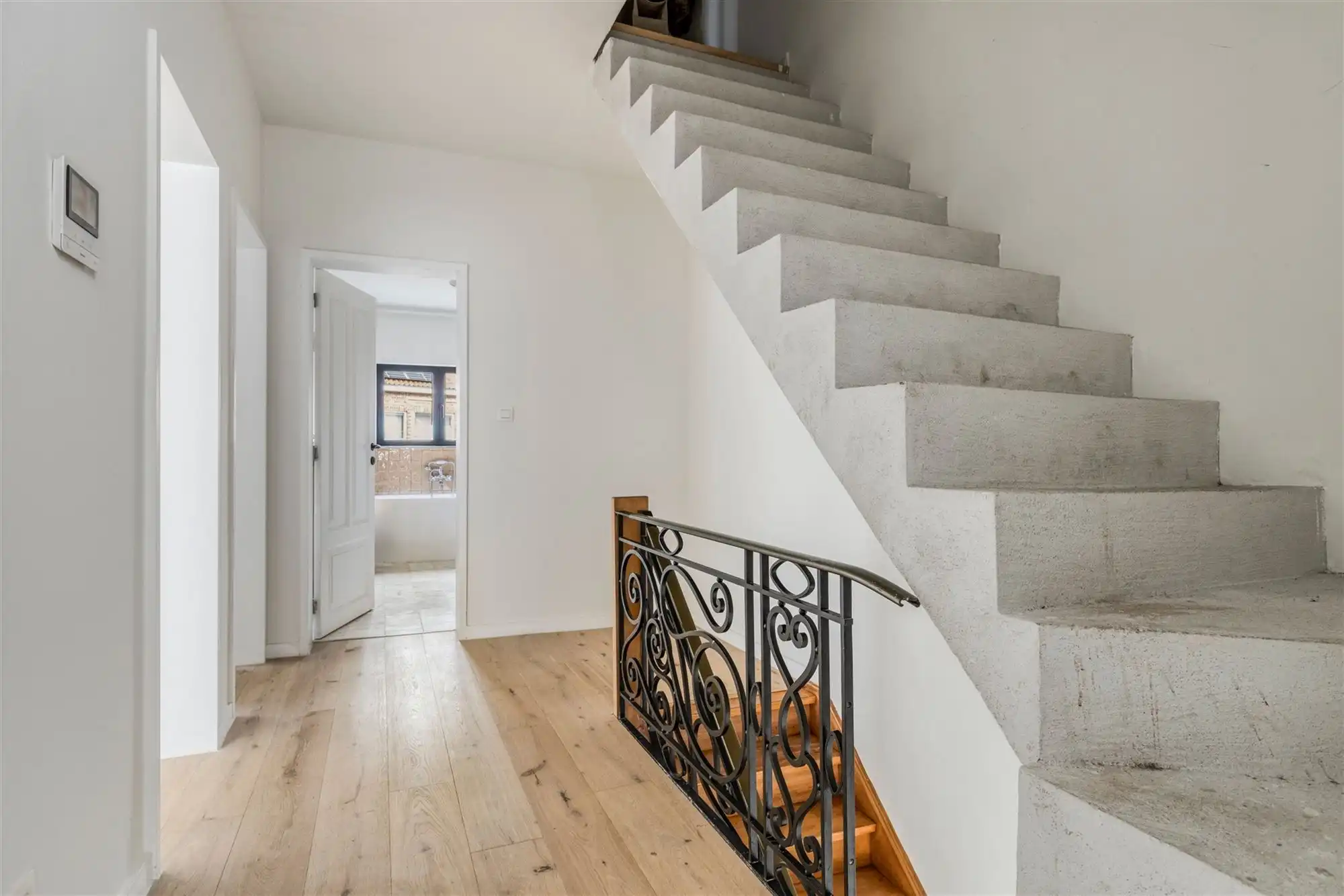 Karaktervolle halfopen bebouwing in rustige woonwijk foto 27