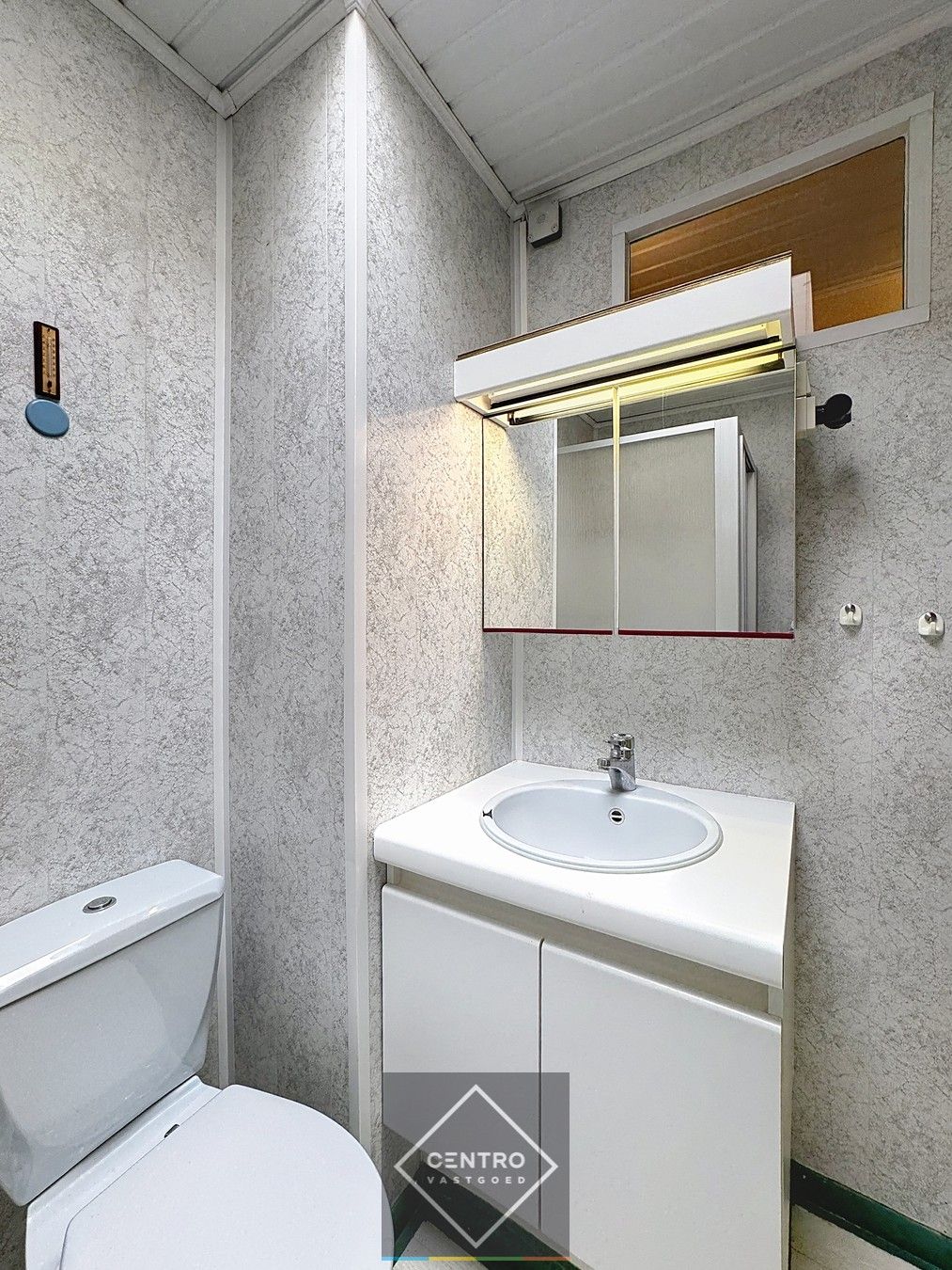 Op te frissen woning met ruime garage/opslagplaats en 3 slpks te Sint-Andries! foto 8