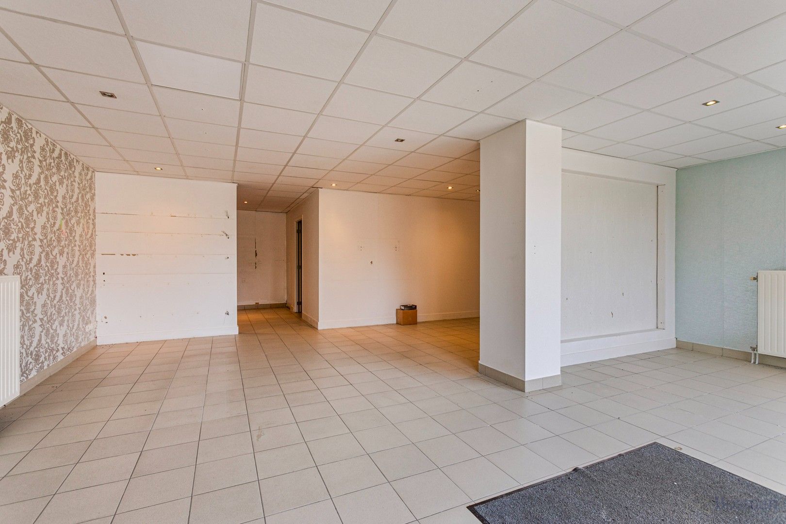 Handelspand te huur in centrum Tessenderlo foto 6