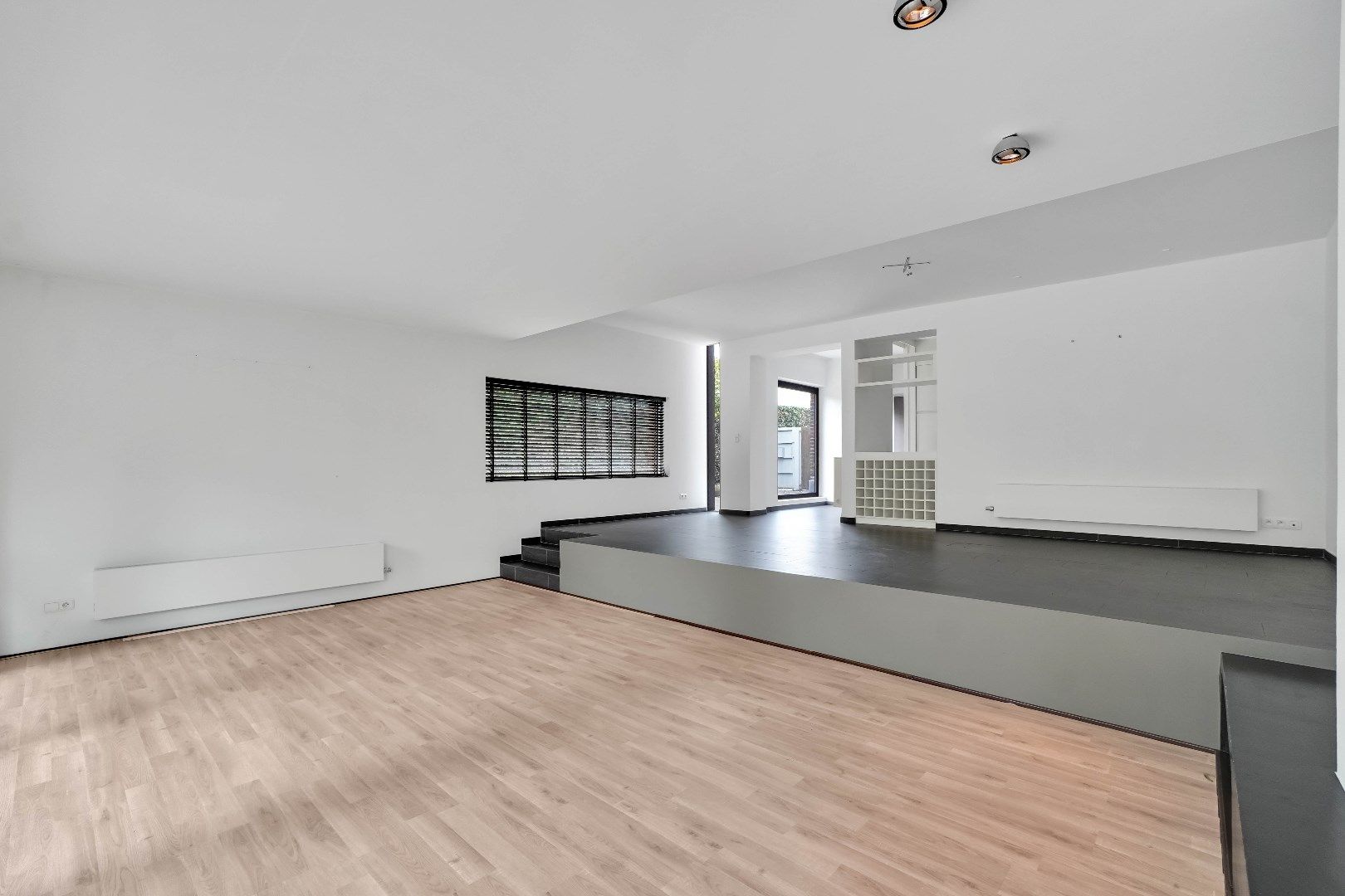 IN OPTIE ! GEZINSWONING MET EEN BEWOONBARE OPP. VAN 198 M² OP EEN MOOI PERCEEL AAN DE MAAS ! foto 7