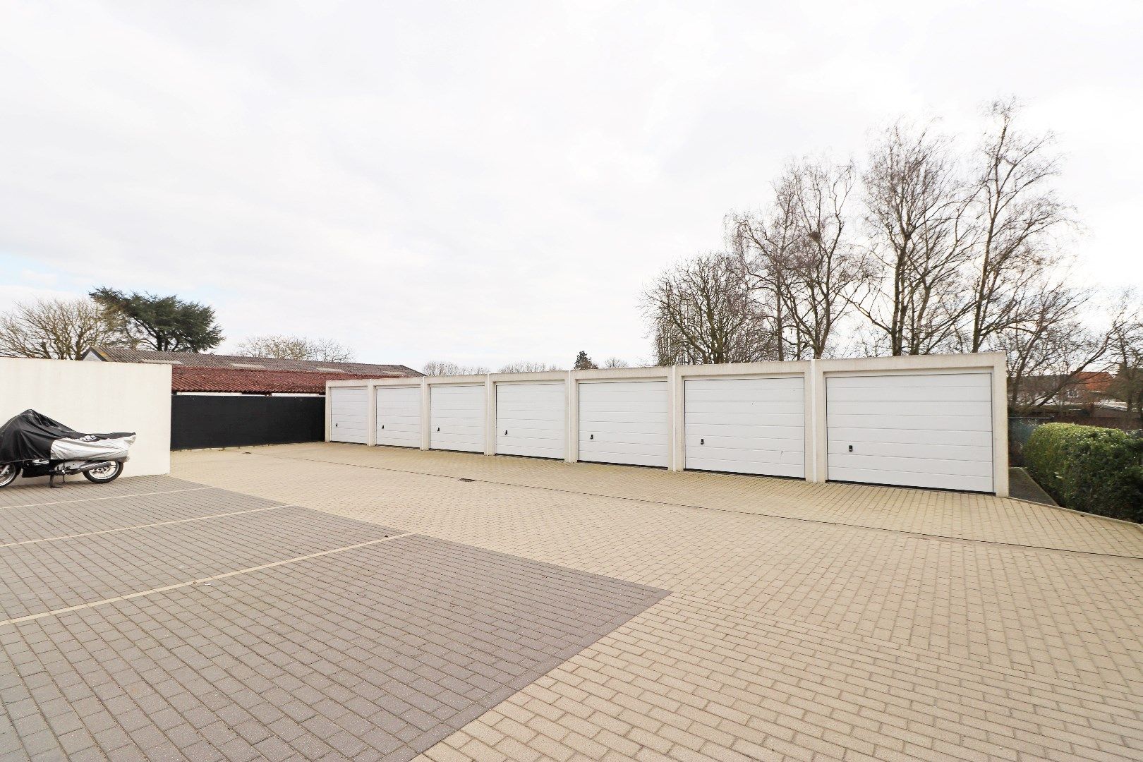 Verzorgd appartement met garage foto 8