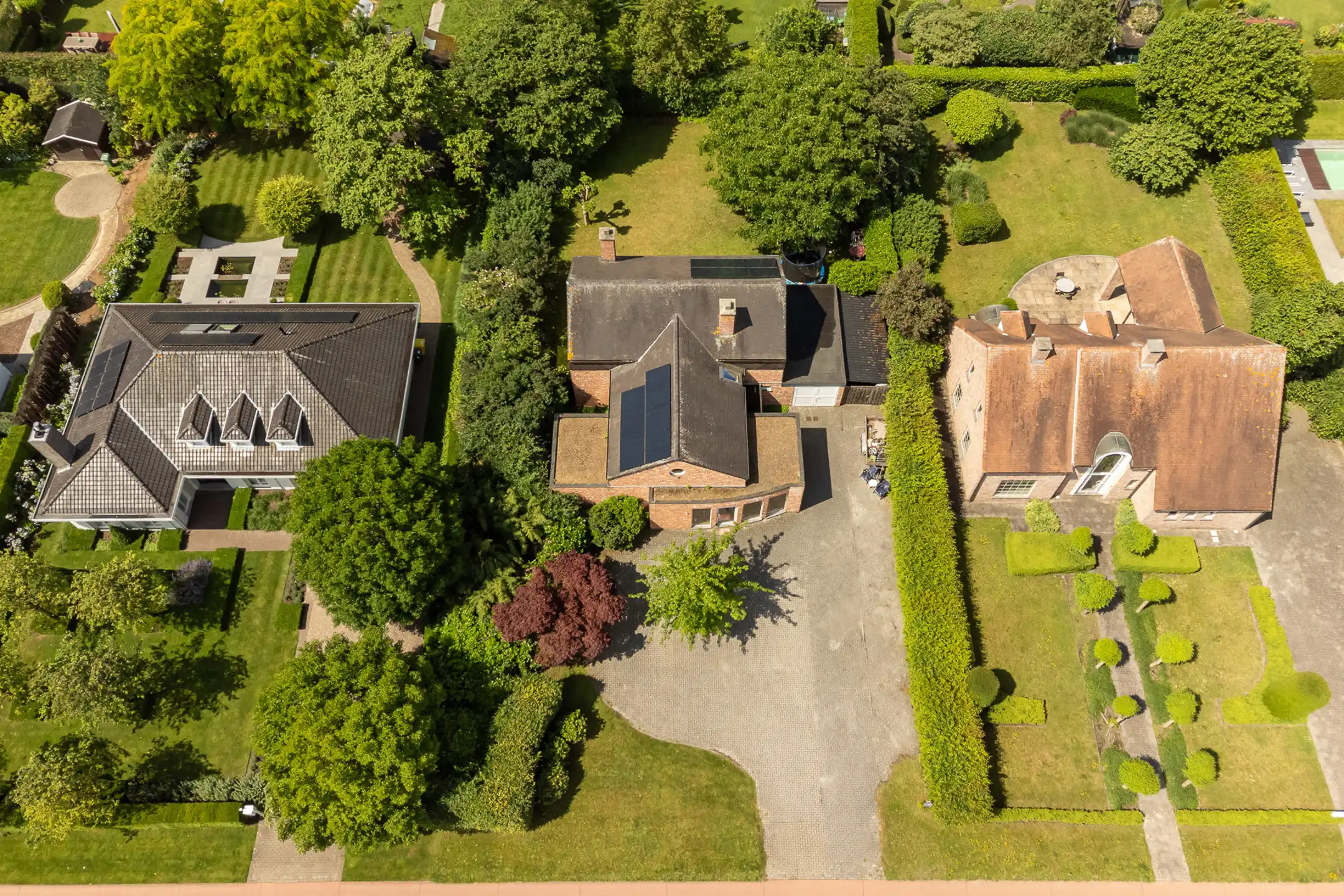 Ruime woning met 4-5 slpks en bedrijfsruimte in Turnhout. foto 46