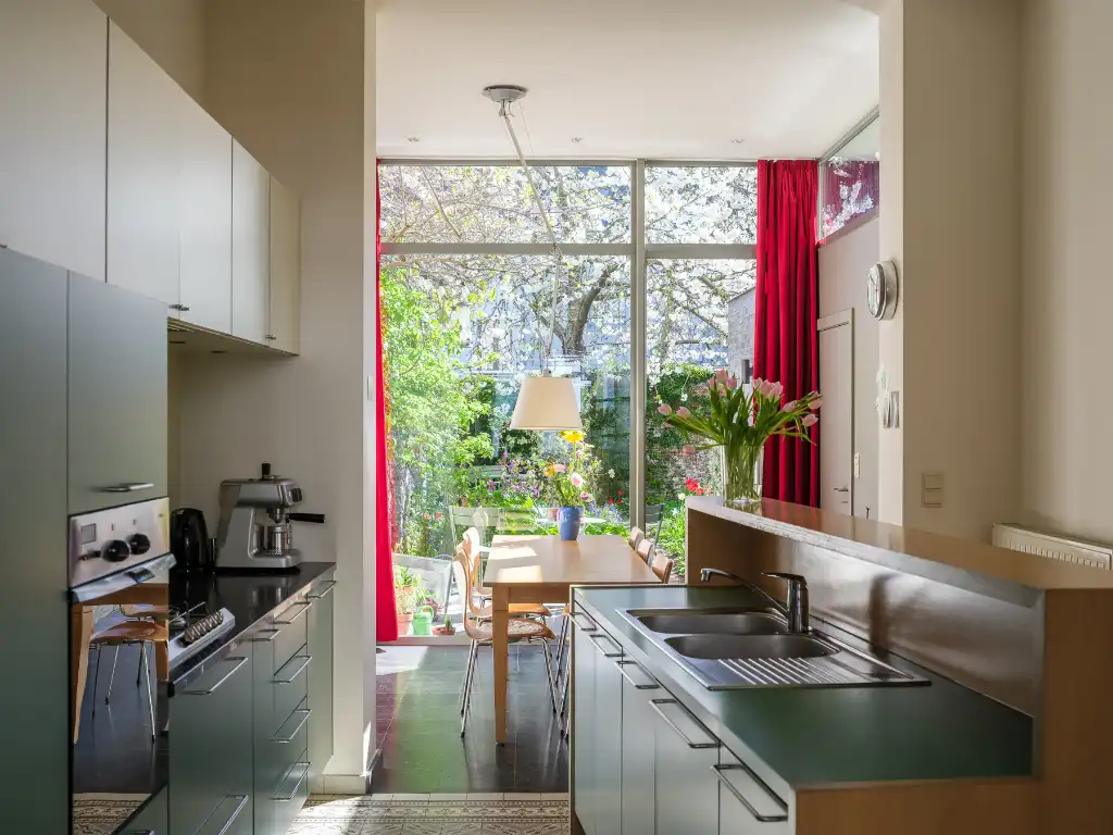 Karaktervolle architectenwoning met 3 slaapkamers en een uitzonderlijke tuin in Ledeberg. foto 6
