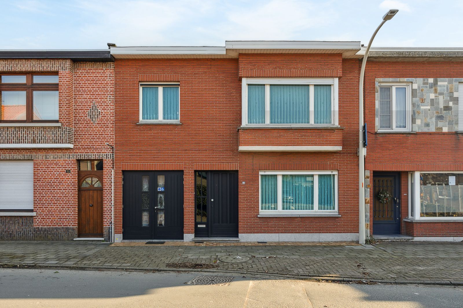 Ruime woning met renovatiepotentieel, garage en zuid tuin in Putte-Kapellen. foto 21