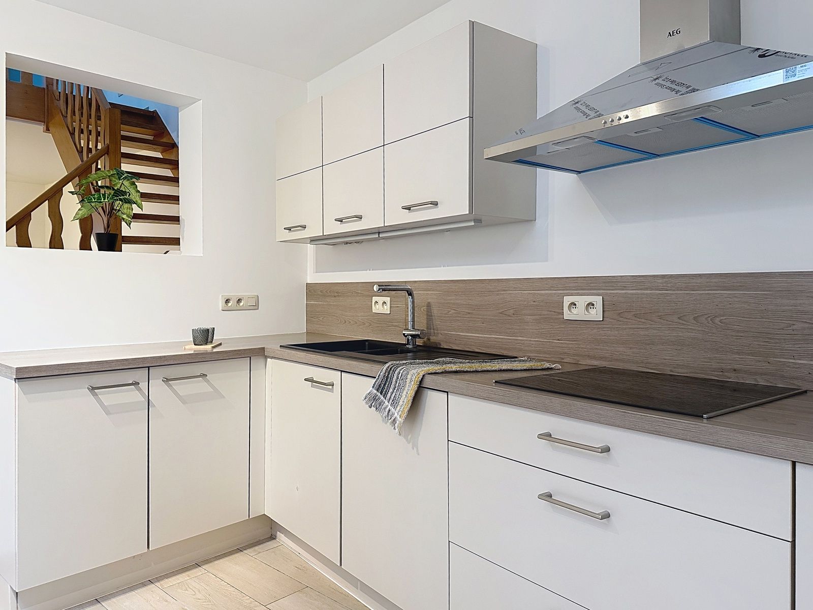 Gerenoveerd arbeidershuisje in doodlopende straat foto 4