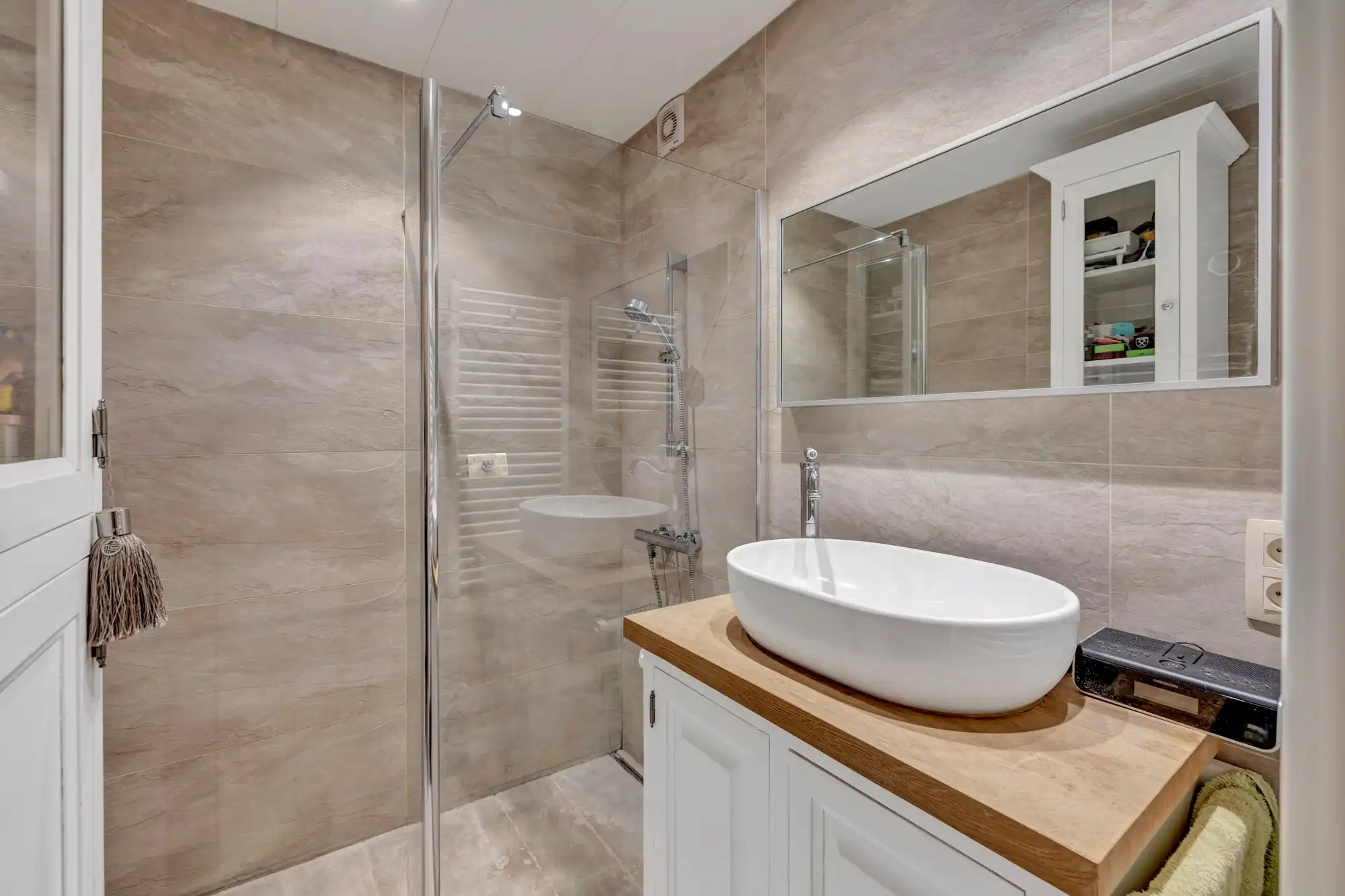 Gerenoveerd 2-slaapkamerappartement in Sint-Agatha-Berchem foto 12