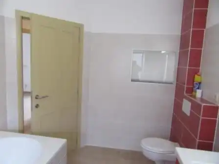 Rijwoning met modern interieur foto 11