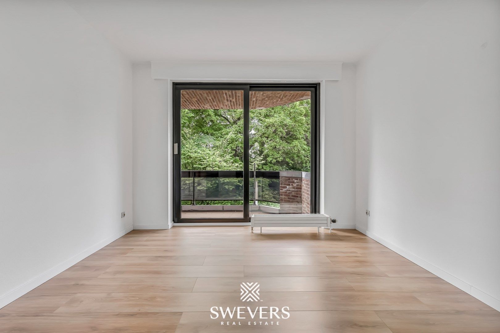 Stijlvol en instapklaar wonen (115m²) met autostaanplaats in het hart van Hasselt foto 14