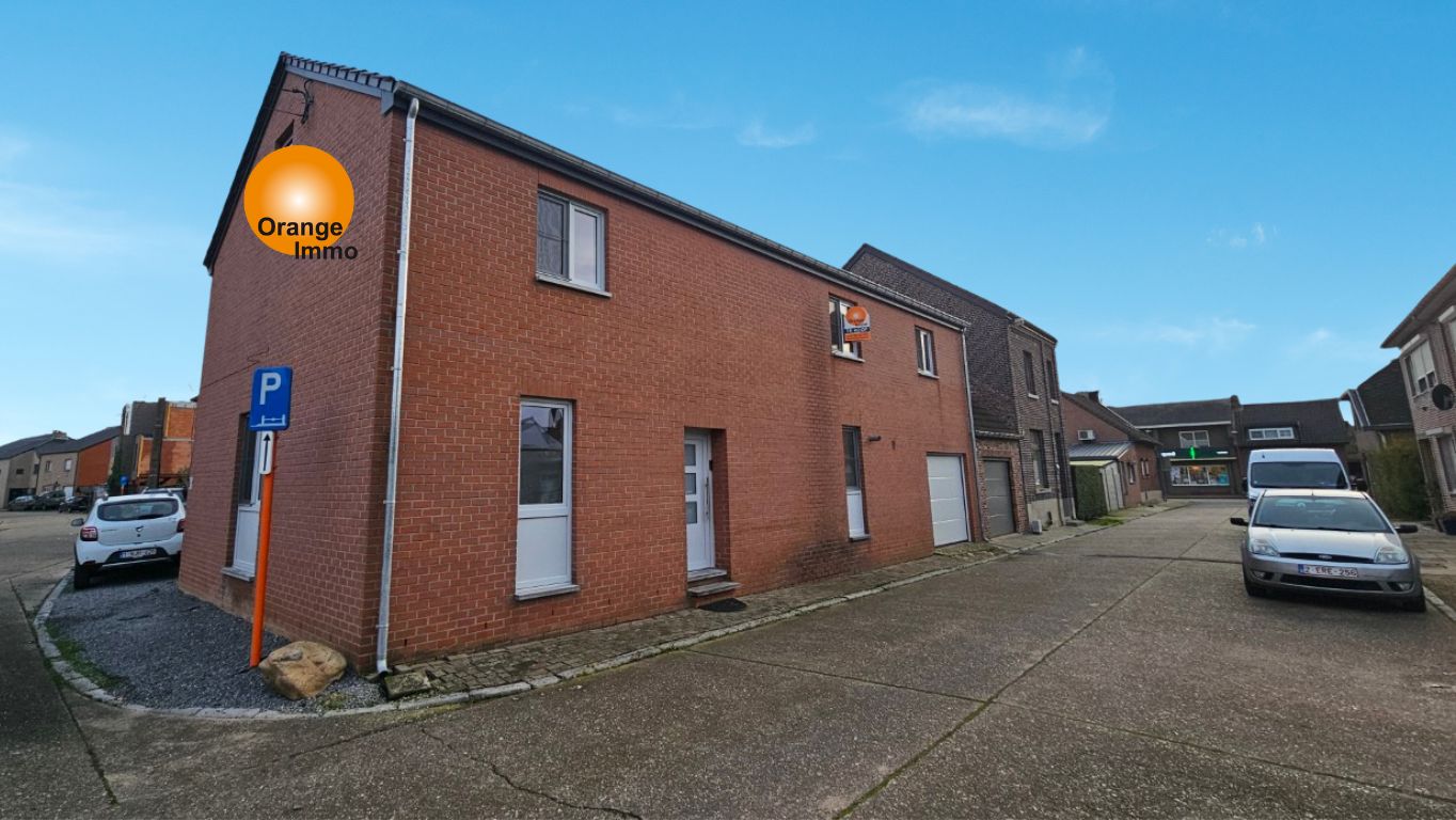 Woning met 6 slaapkamers en 2 badkamers. foto {{pictureIndex}}