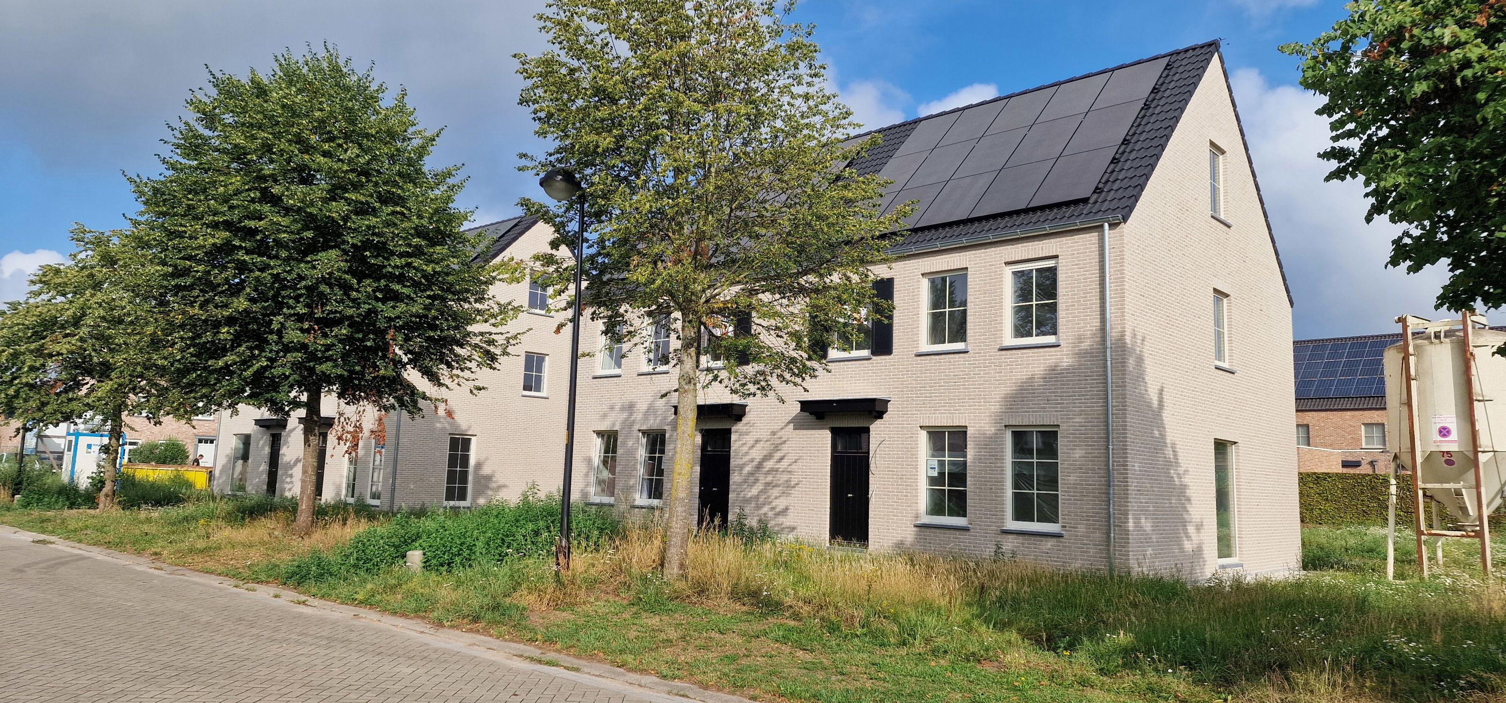 5  energiezuinige woningen (Epeil 10) op gunstige locatie  foto {{pictureIndex}}
