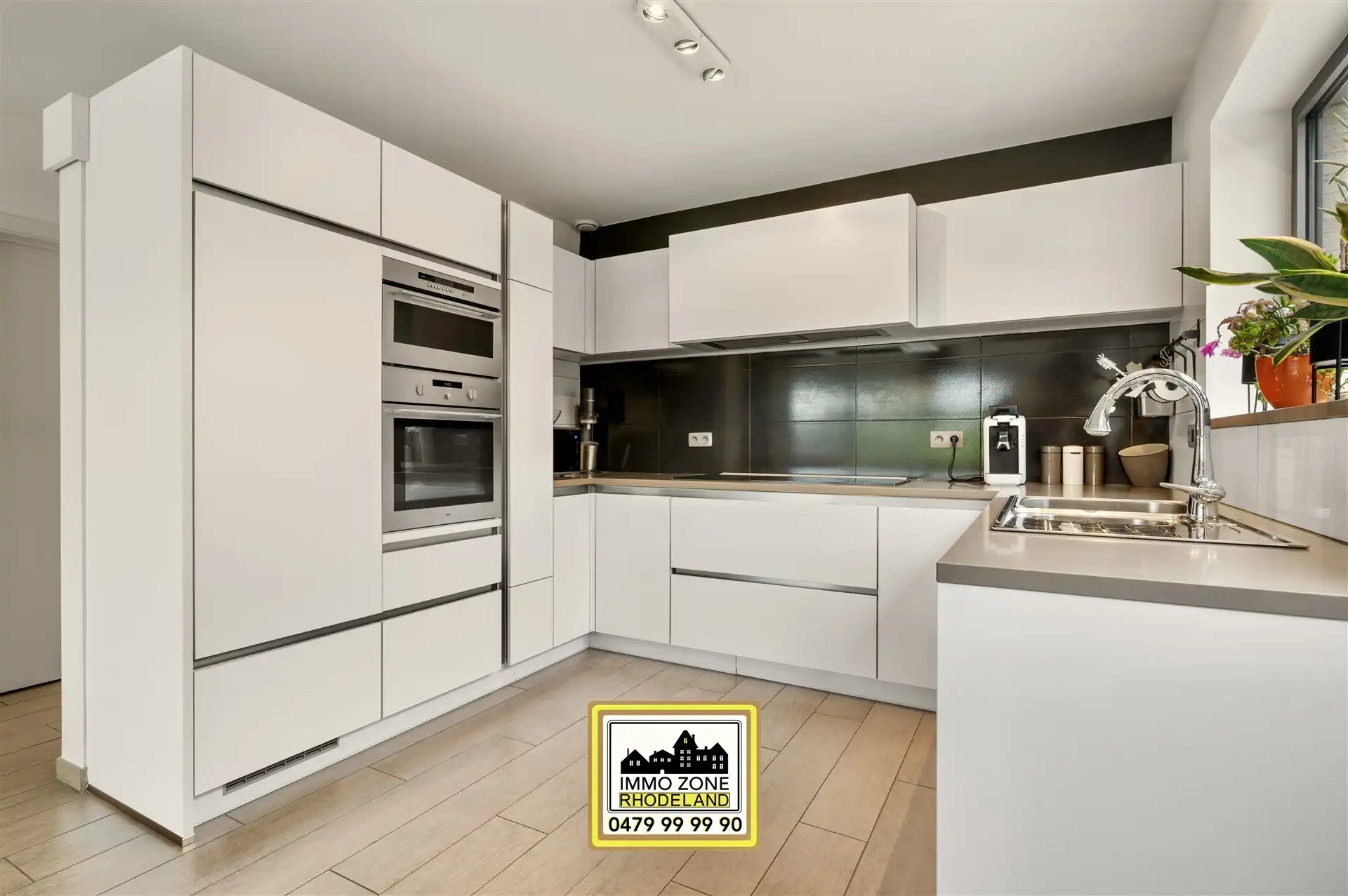 Prachtige woning met 4 slpks, 2 bdks in groene omgeving foto 7