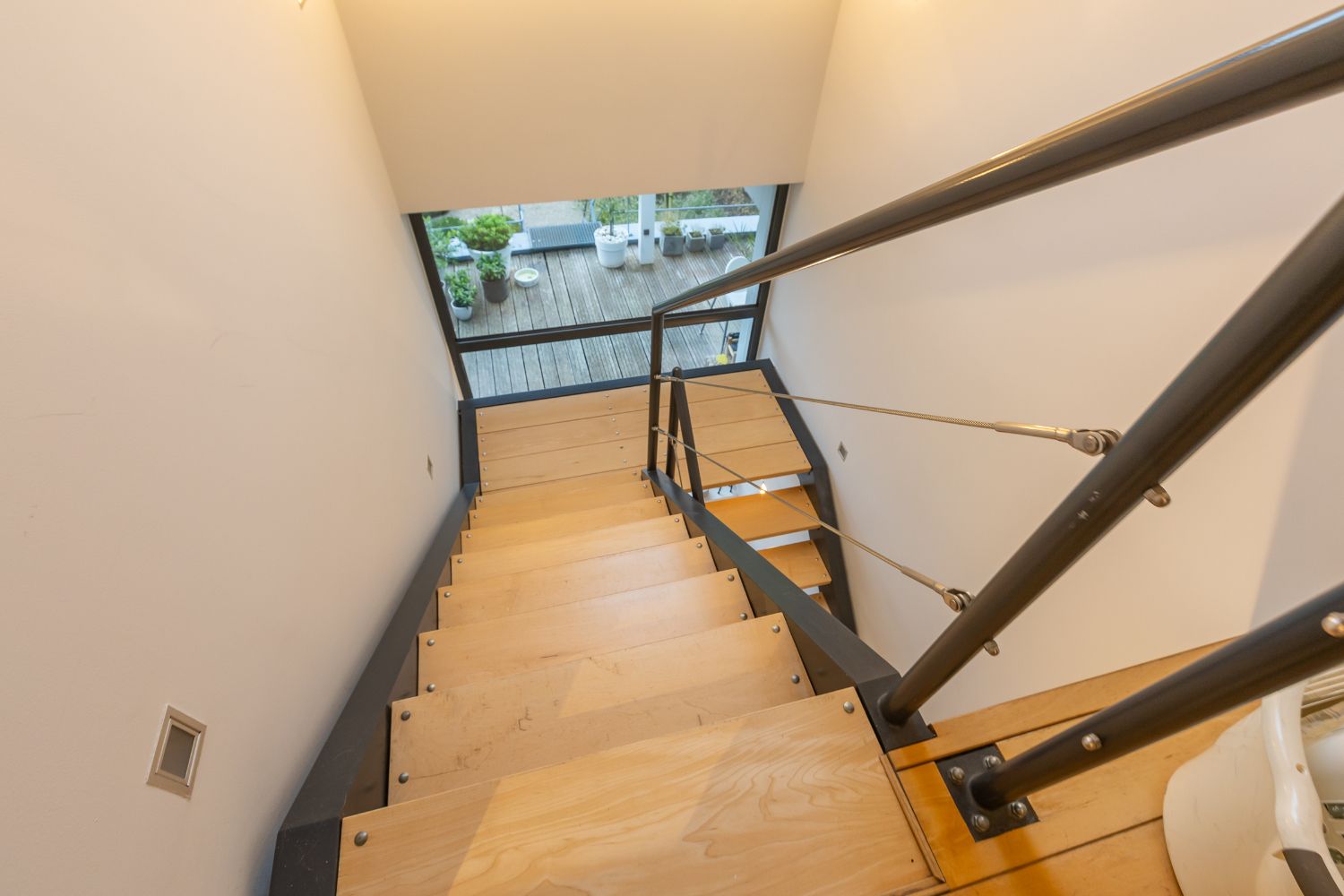 Moderne woning met handelsruimte op commerciële ligging! foto 20