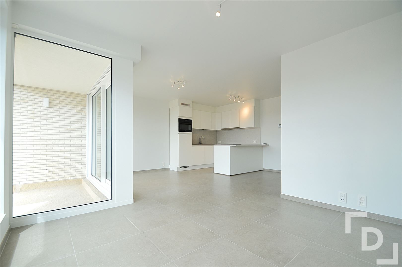 Nieuwbouwappartement met carport te huur te Ieper foto {{pictureIndex}}