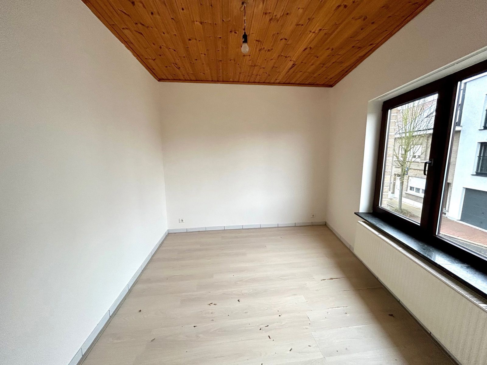 Opbrengsteigendom: handelspand, 2 appartementen en 2 garages foto 19