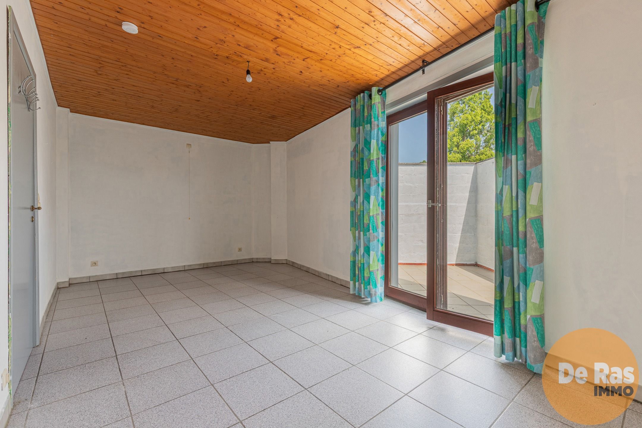 EREMBODEGEM - Woning met magazijn op centrumligging foto 12