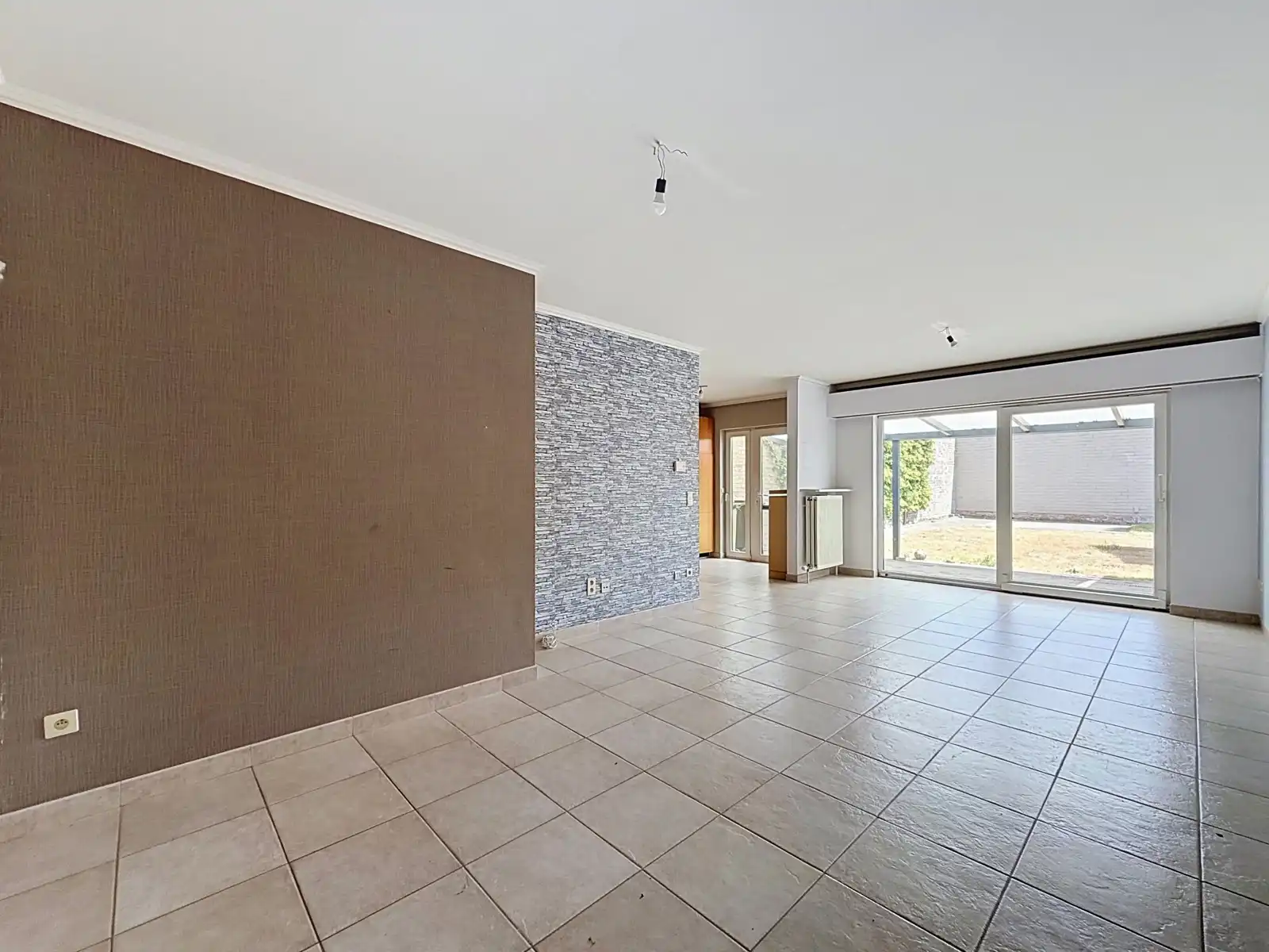 Instapklare Woning Met 3 SLPK, Garage én Tuin! foto 4