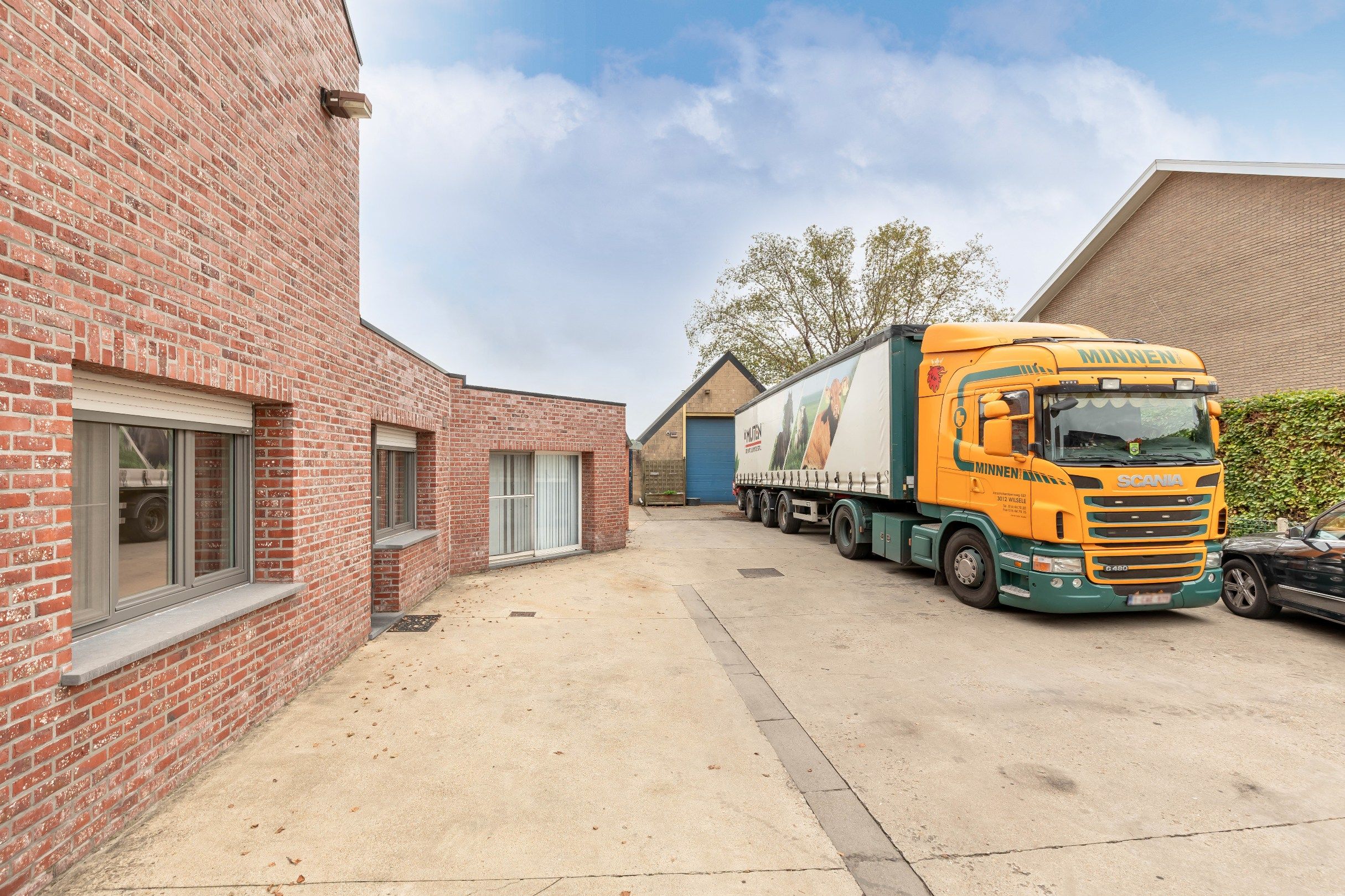 Woning met achterliggende grote loodsen (220m2) foto 9