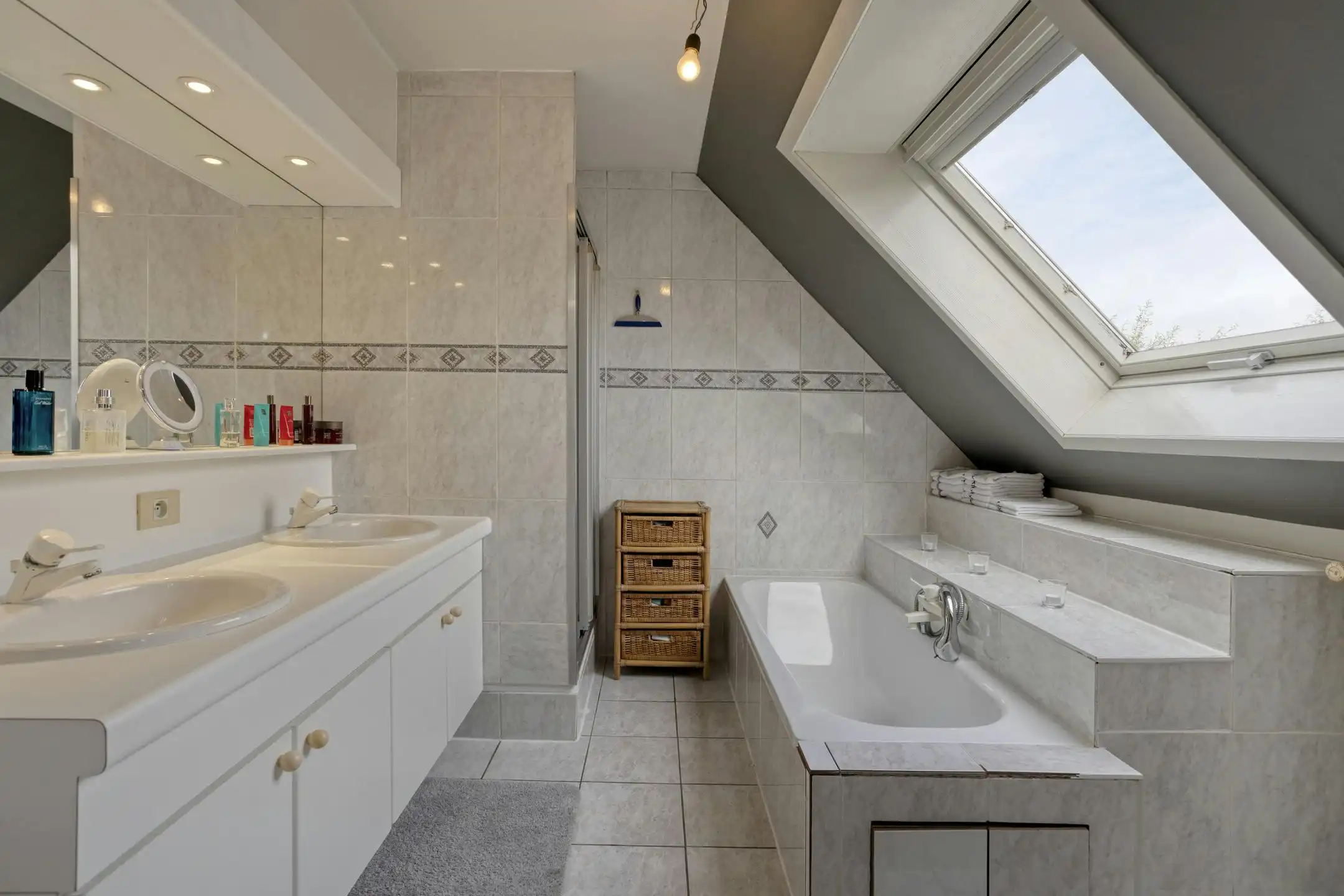 Alleenstaande woning in een rustige wijk te koop in Kortrijk foto 15