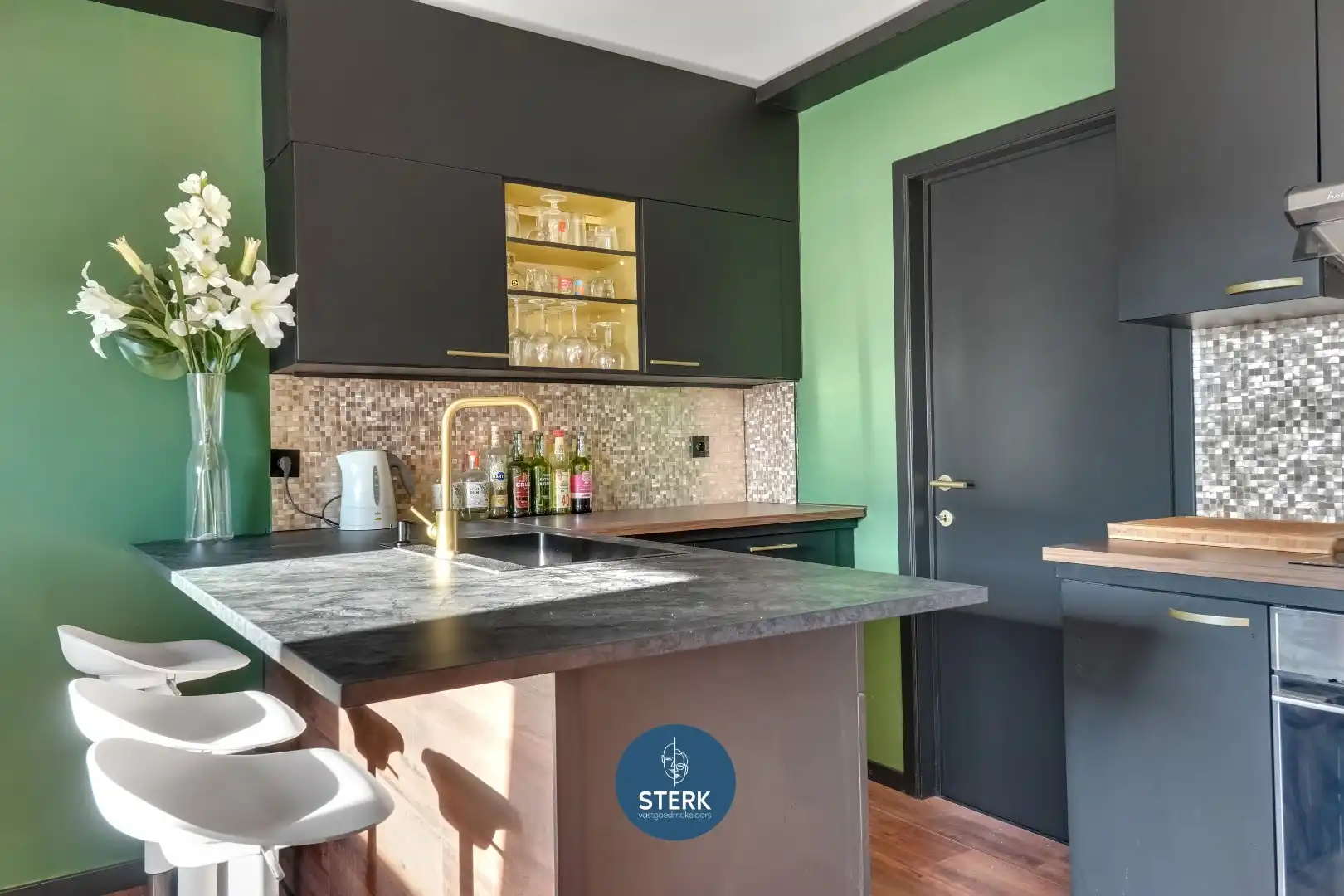 GERENOVEERD APPARTEMENT OP EEN TOPLOCATIE TE LANAKEN !  foto 11