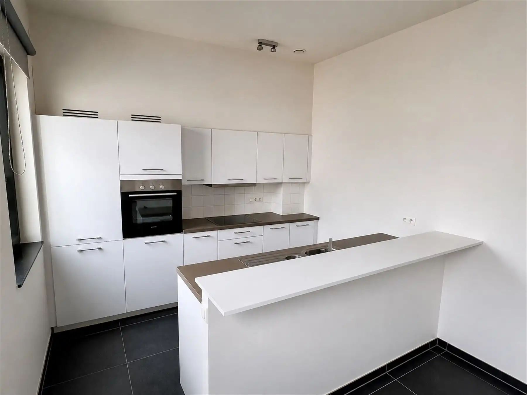 Comfortabel appartement met 2 slaapkamers nabij het station. foto 2