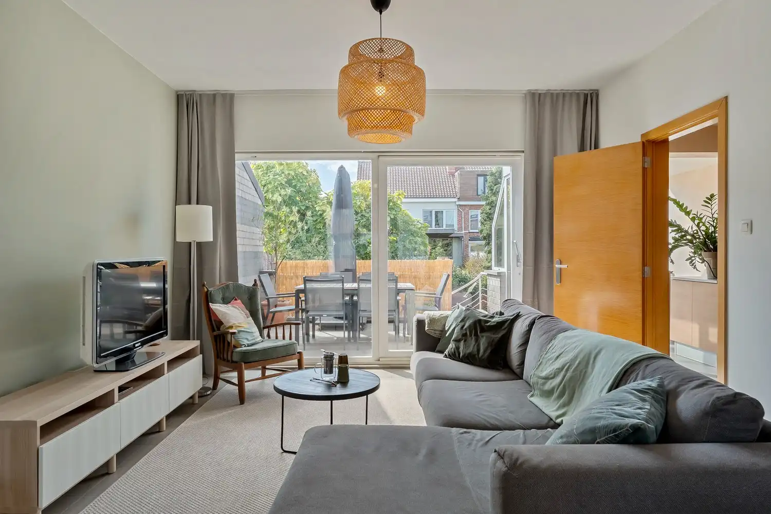 Goed gelegen woning met 4 slaapkamers, 2 badkamers, een garage met een autostaanplaats ervoor en een zuidwest georiënteerde tuin te Kessel-Lo! foto 17