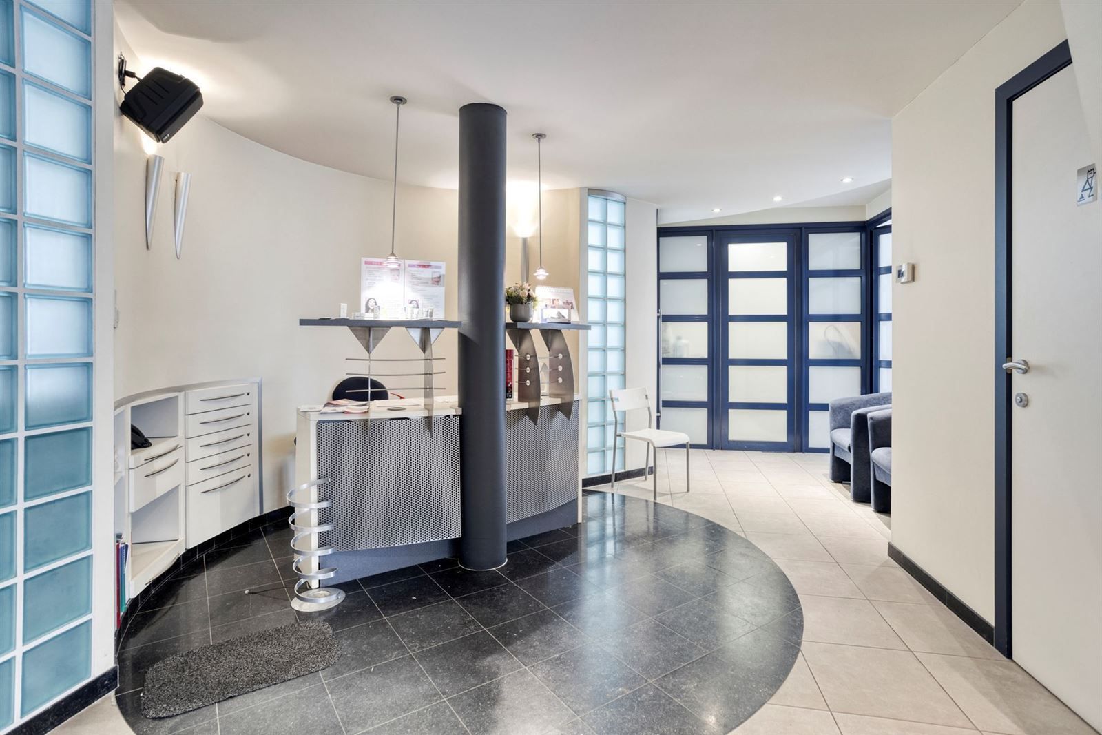 Gelijkvloers appertement (label B) met 4 staanplaatsen en ruim terras  foto 2