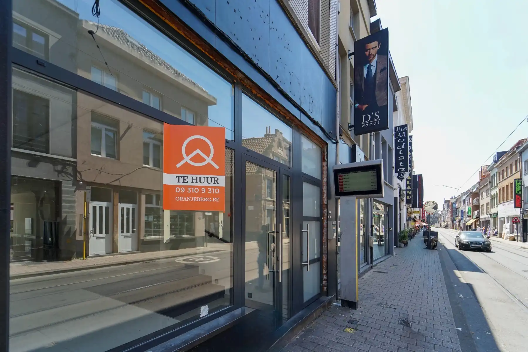 Recent volledig gerenoveerd handelspand (+-280m²) in Sleepstraat TE HUUR met een moderne uitstraling. foto 23