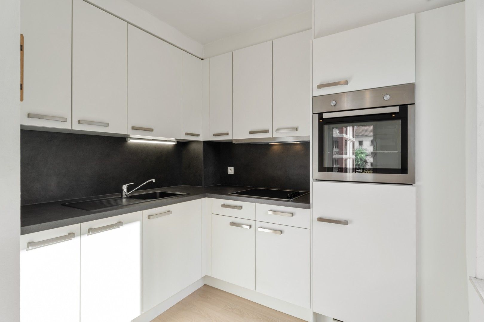 APPARTEMENT MET 2 SLAAPKAMERS IN HET HART VAN SINT-TRUIDEN. foto 6