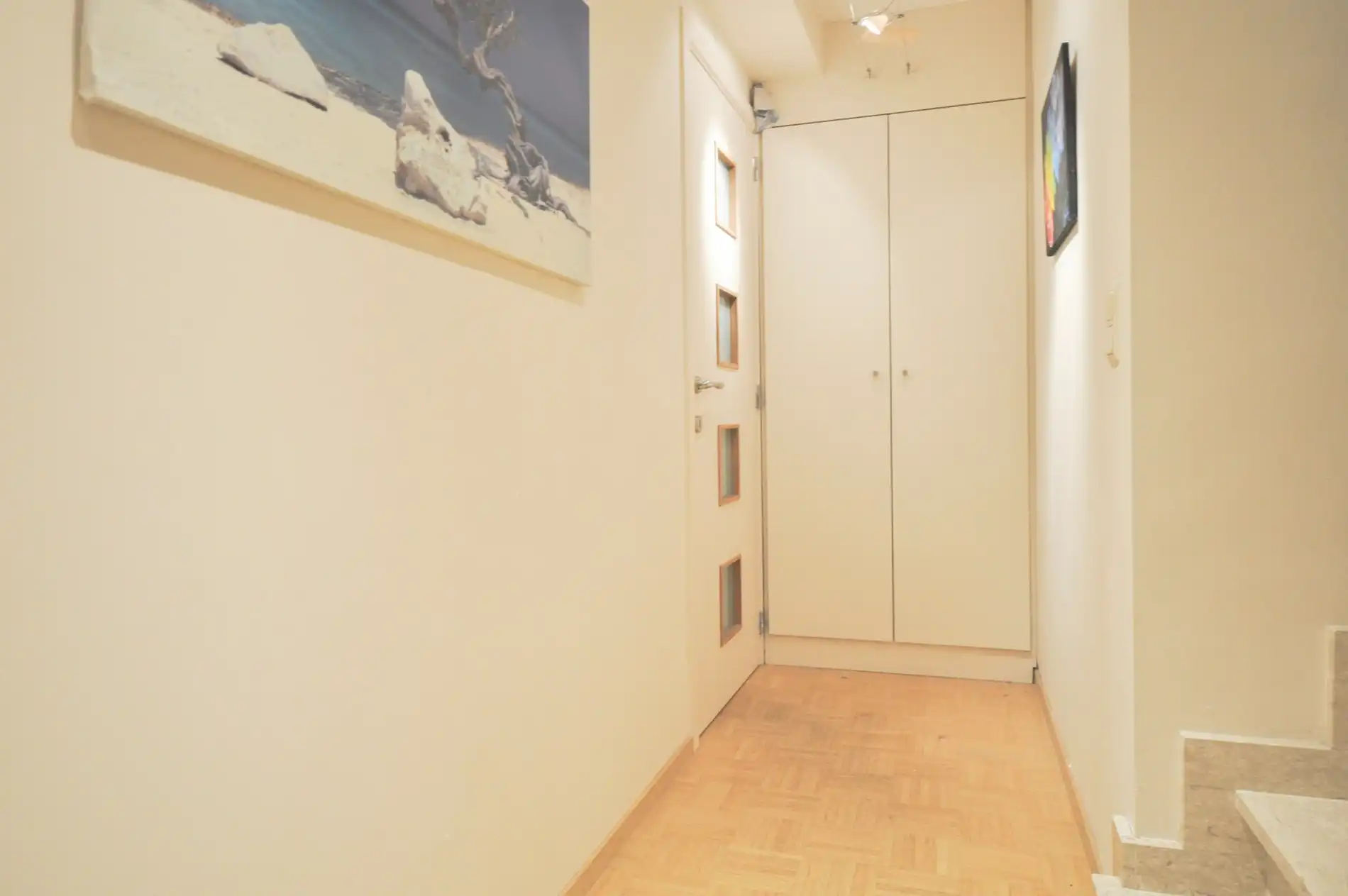 Lichtrijk appartement met een ruim zuidwest gericht terras gelegen nabij het commercieel centrum en het strand. foto 10