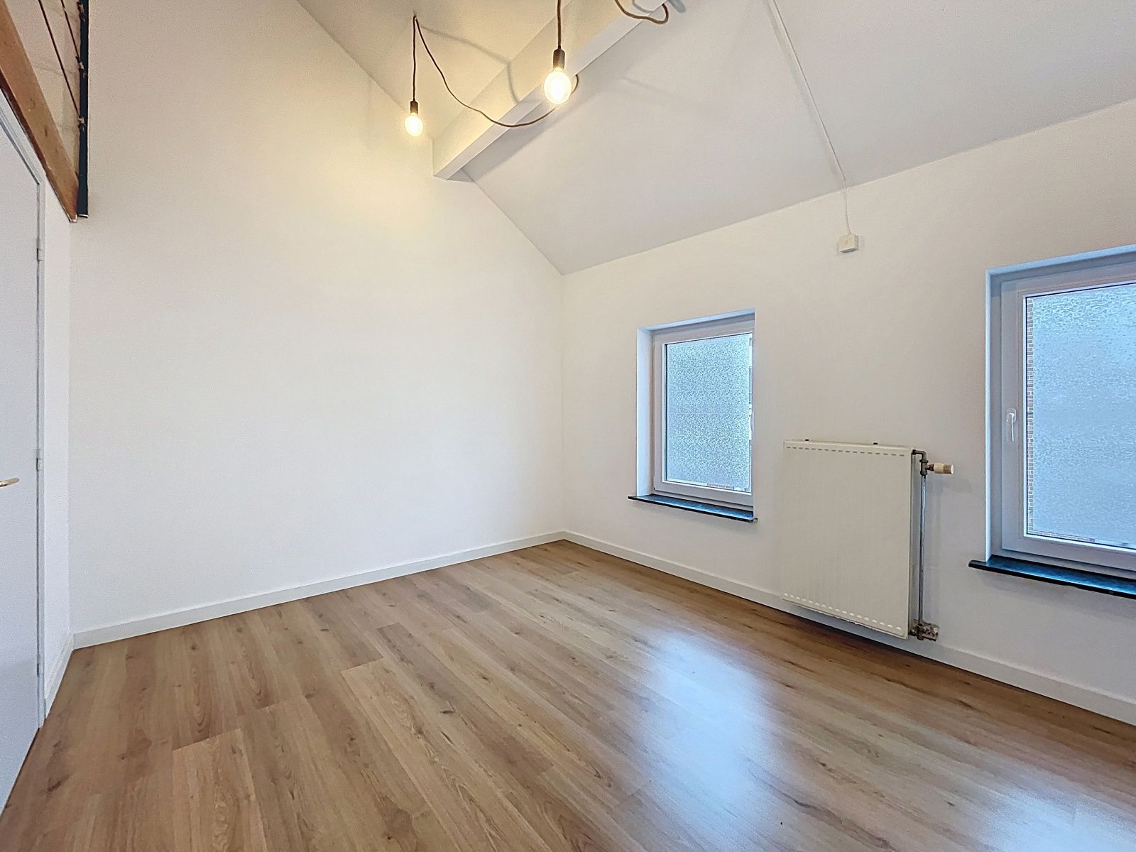 Rijwoning met 2 slpks foto 7