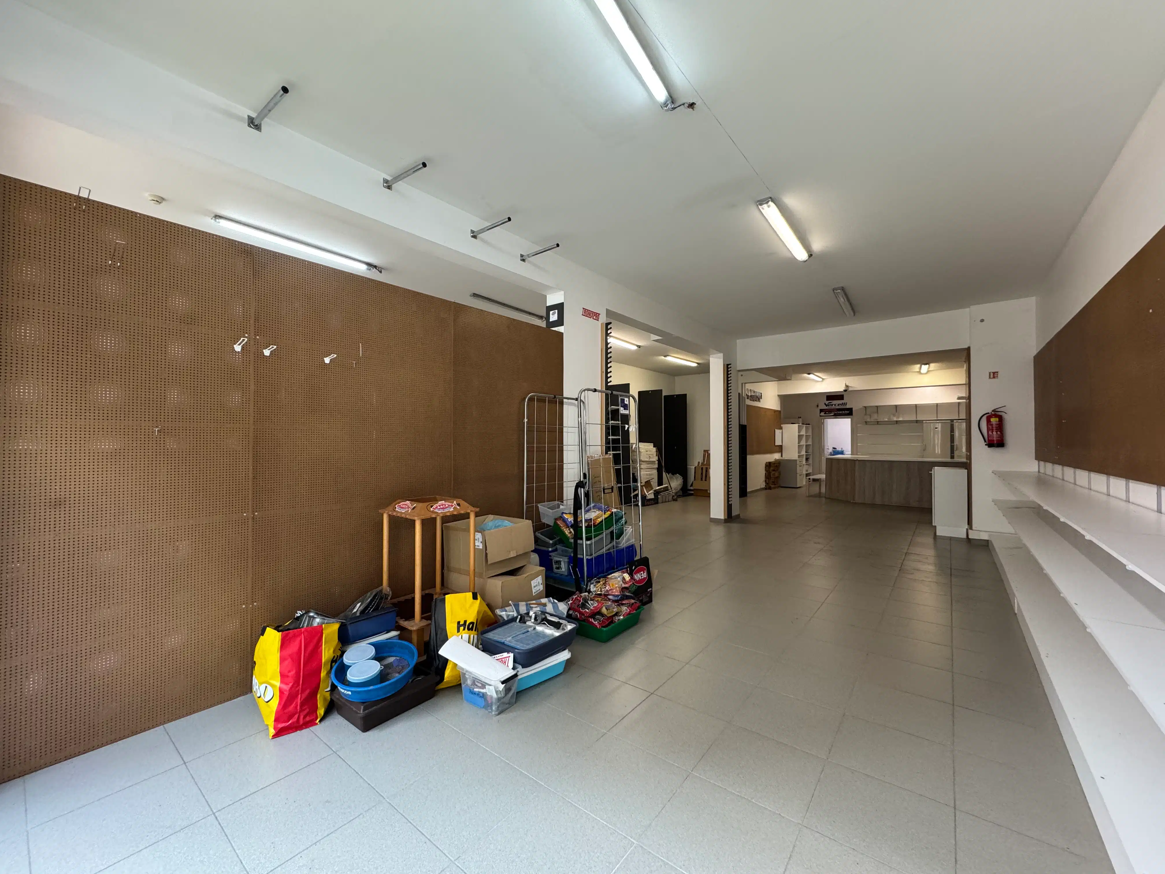 Handelsgelijkvloers 148m² + kelder 65m² foto 6