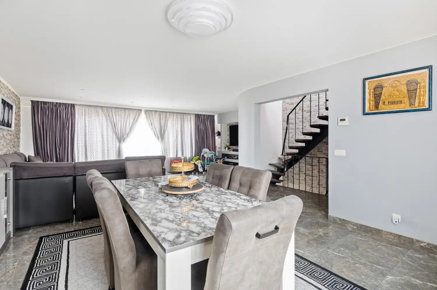 Ruime woning met studio, terras en tuin te koop in Wommelgem! foto 11