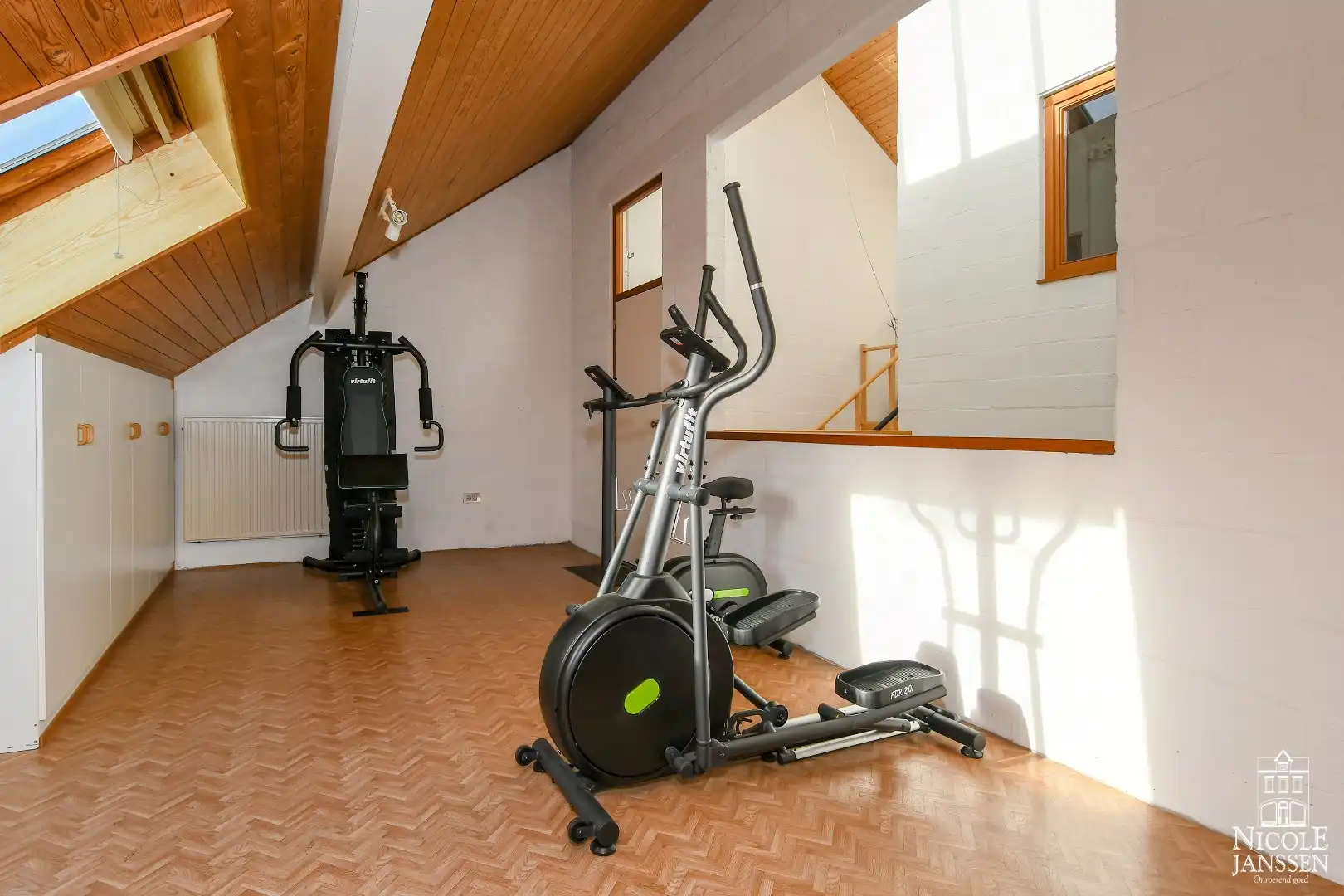 Bijzonder energiezuinige halfvrijstaande woning met diepe tuin foto 31