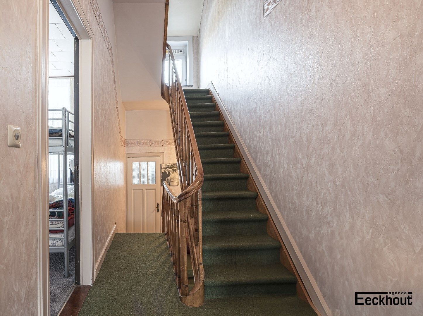 Ruime woning met tuin, terras en 3 slaapkamers met open zicht op de vaart! foto 8