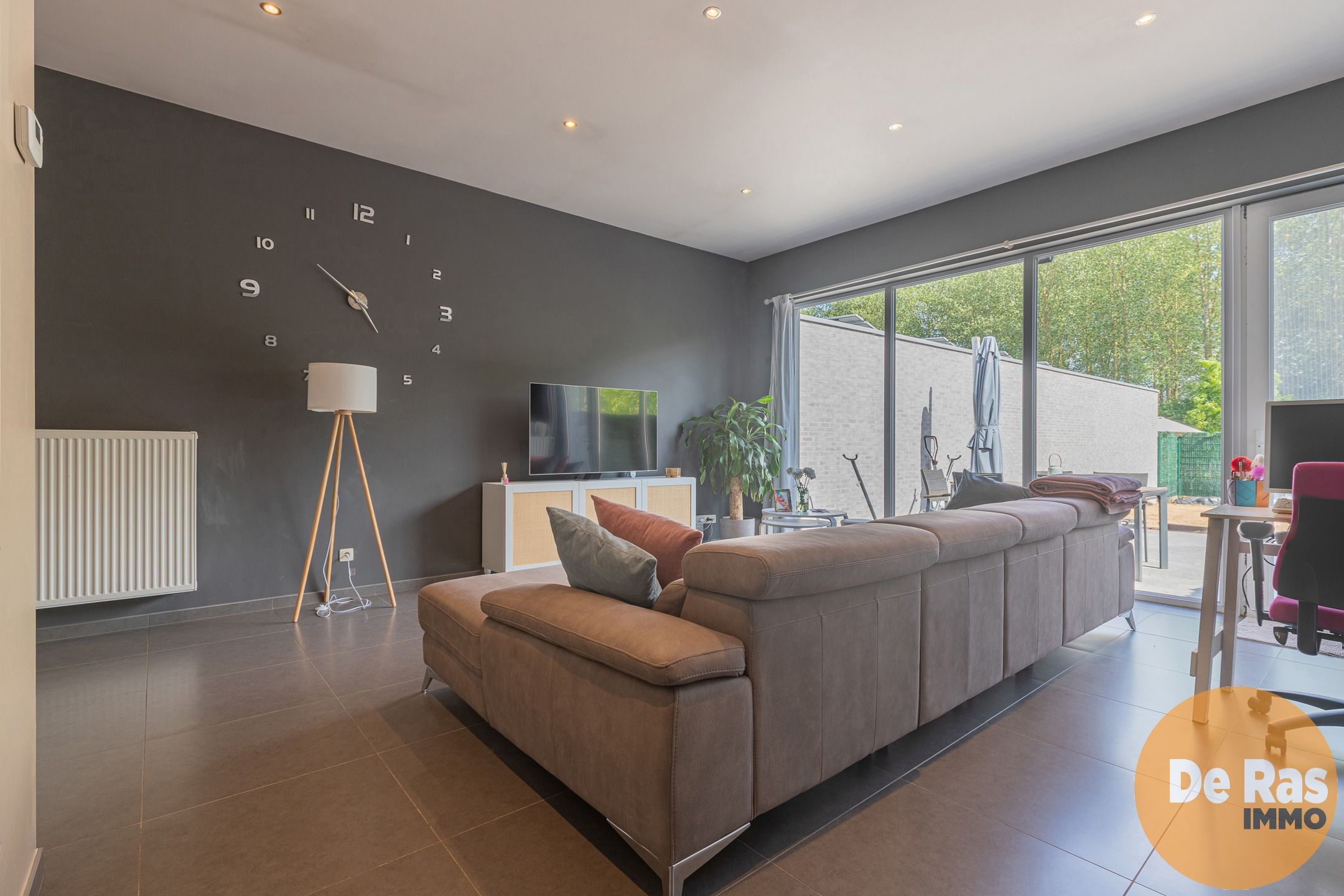 HERZELE - Gelijkvloers appartement inclusief garage met tuin foto 13