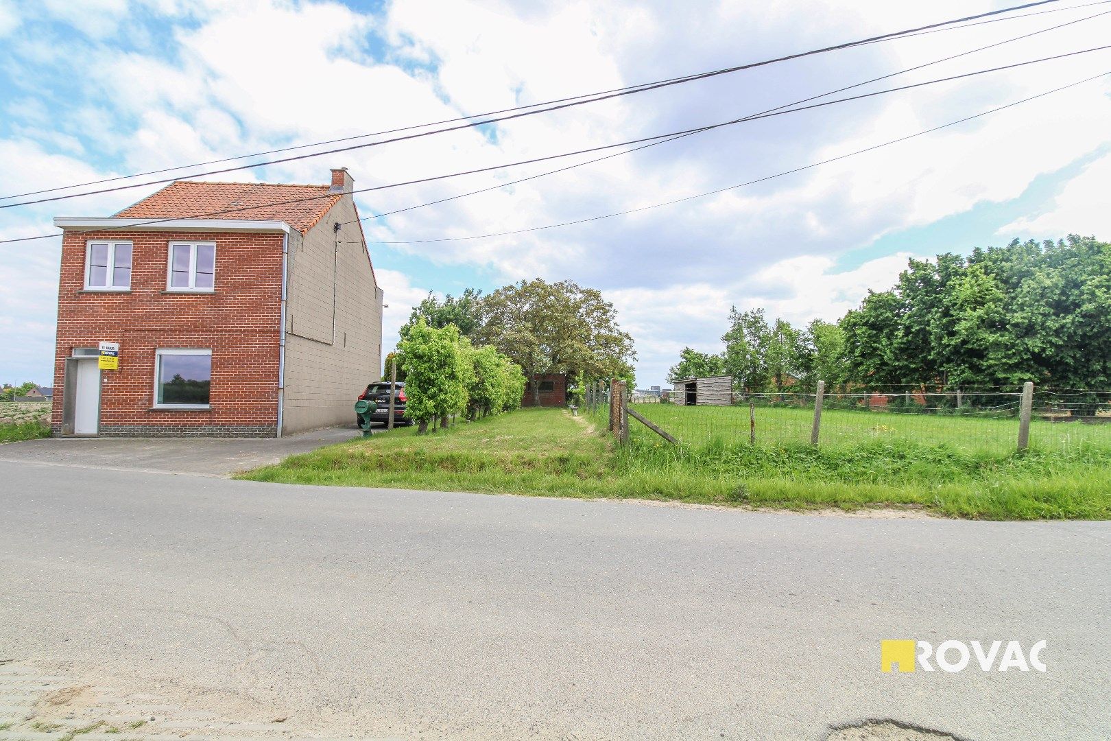 Landelijk gelegen alleenstaande woning met weide! foto {{pictureIndex}}