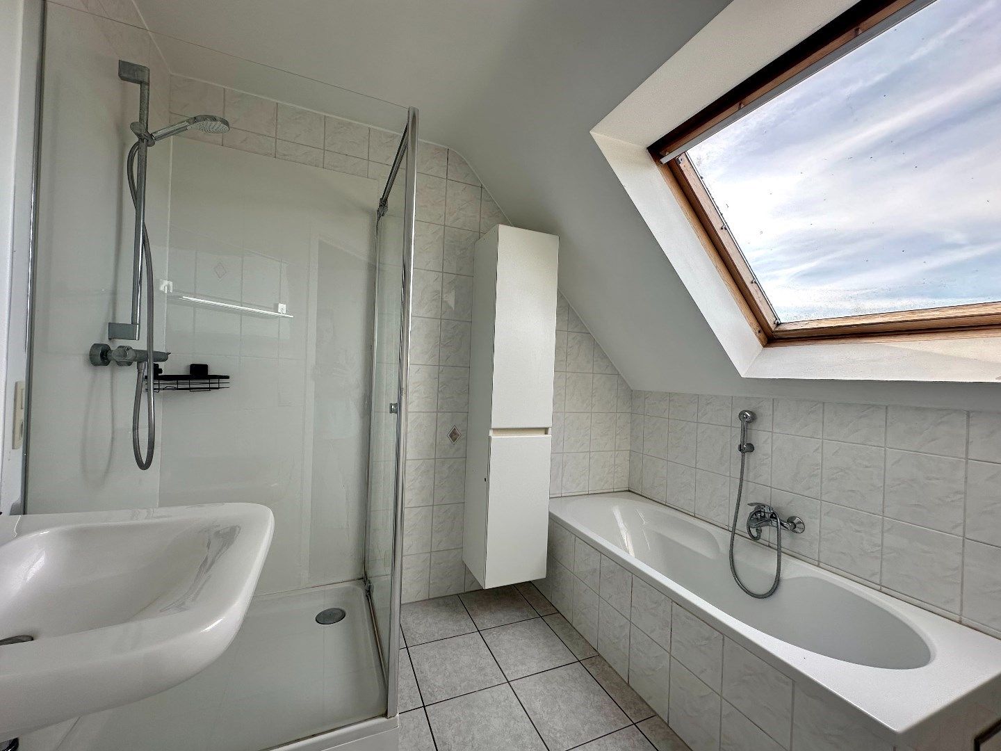 Instapklaar appartement met 2 slaapkamers te Aartrijke foto 15