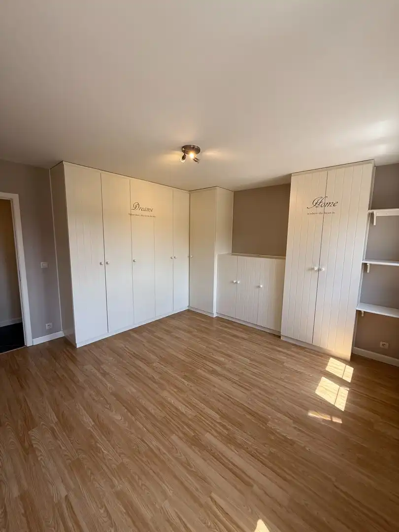 Prachtig, instapklaar energiezuinig appartement met 3 slaapkamers, terras en tuin te Bocholt. foto 31