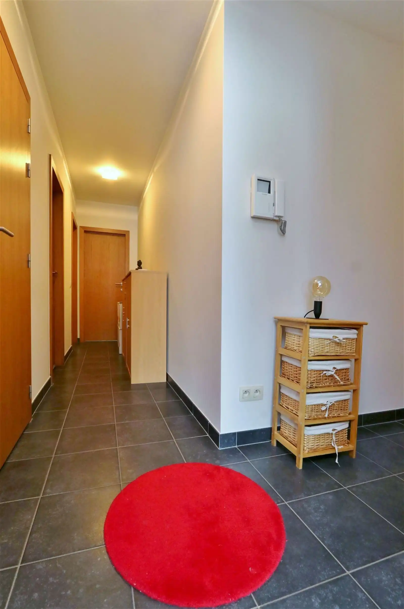 Appartement 3de verdieping met 2 slaapkamers, terras en staanplaats foto 2