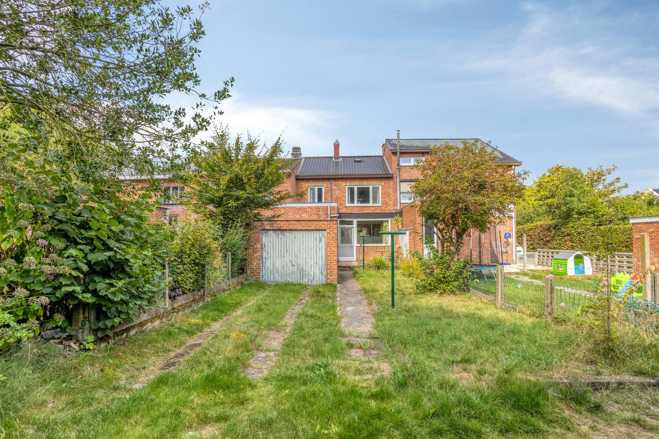 Rustig gelegen gezinswoning met 3 slaapkamers en garage nabij centrum Hasselt foto 15